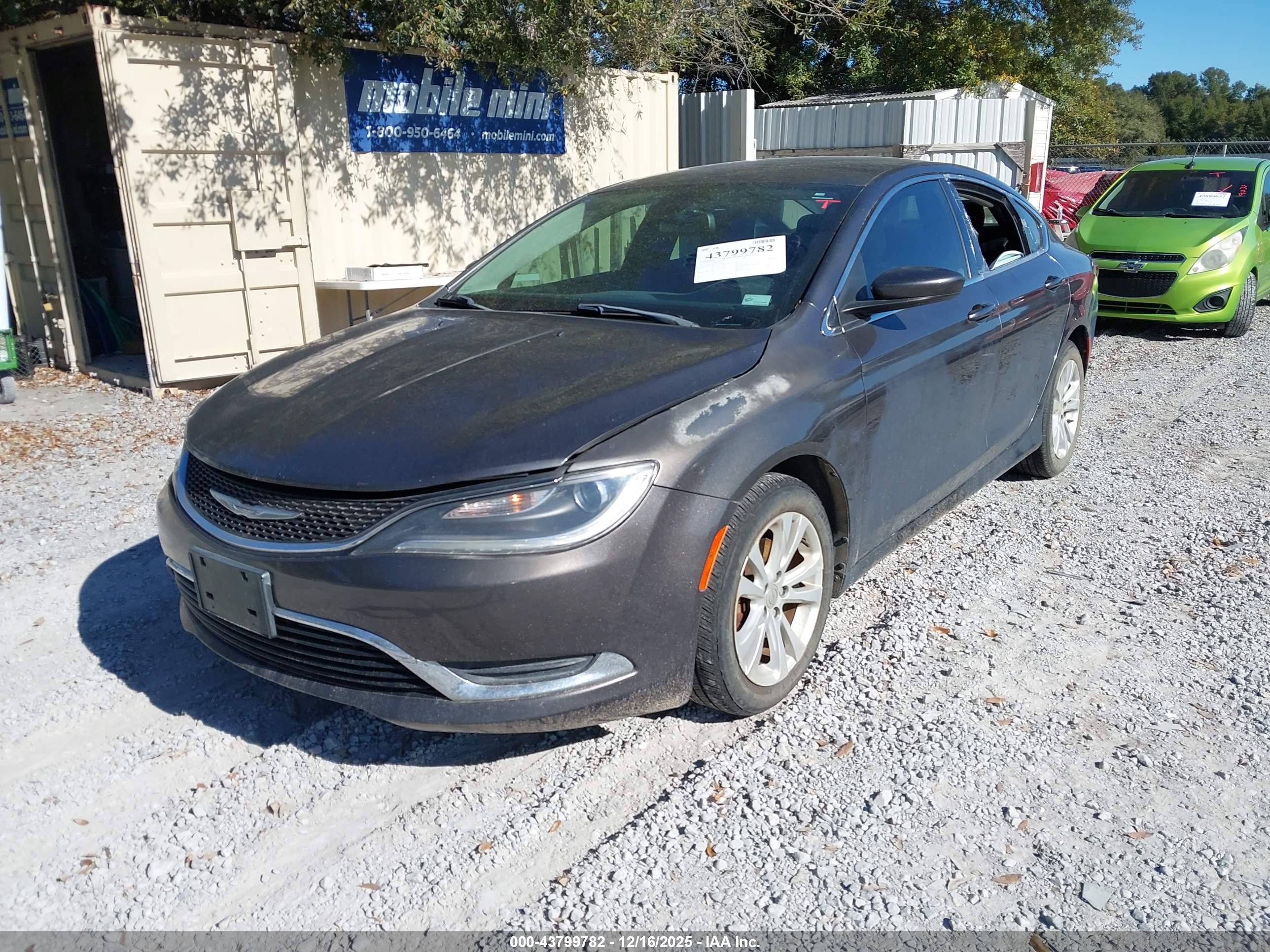 CHRYSLER 200 image 2