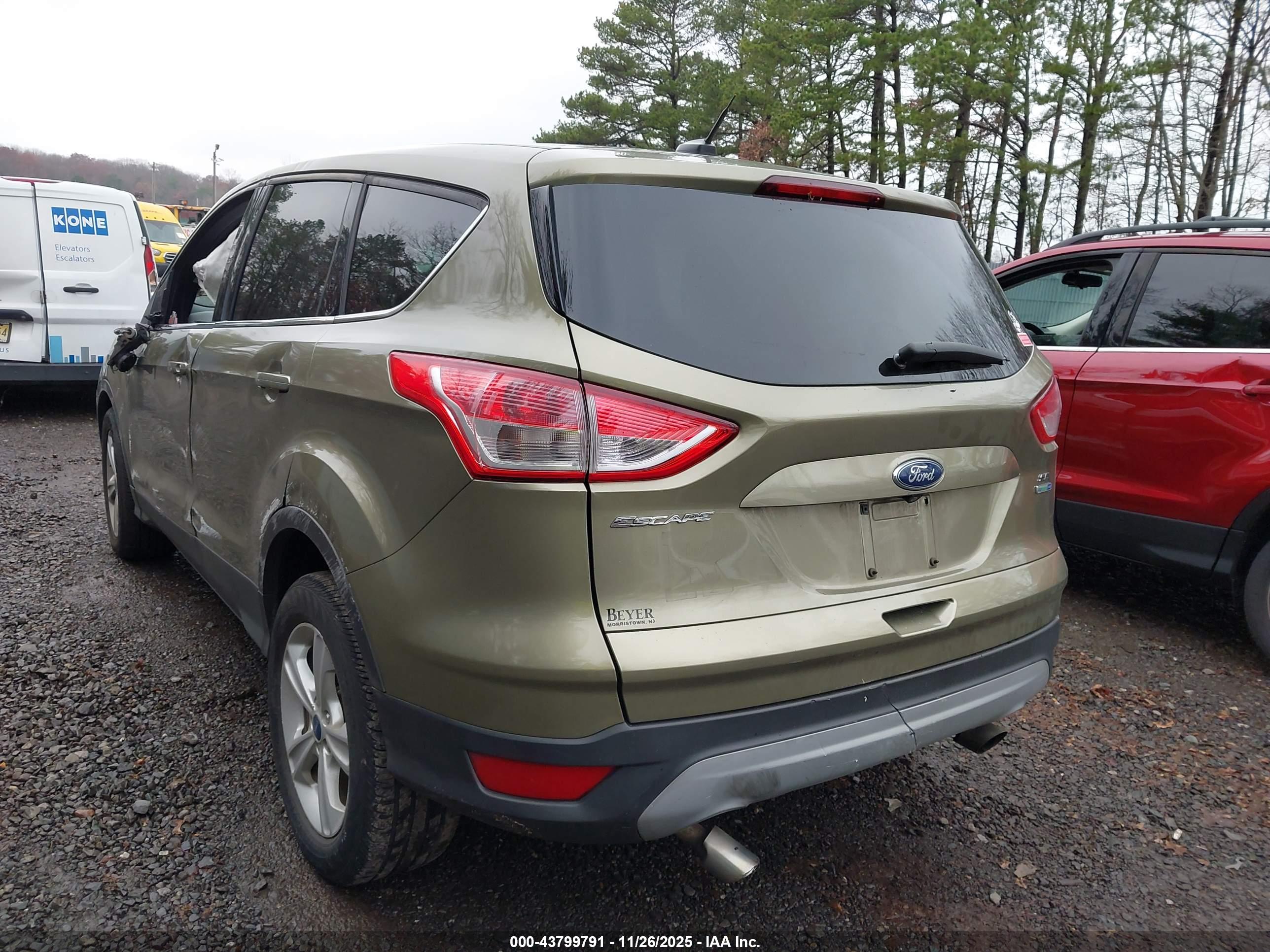 FORD ESCAPE image 3