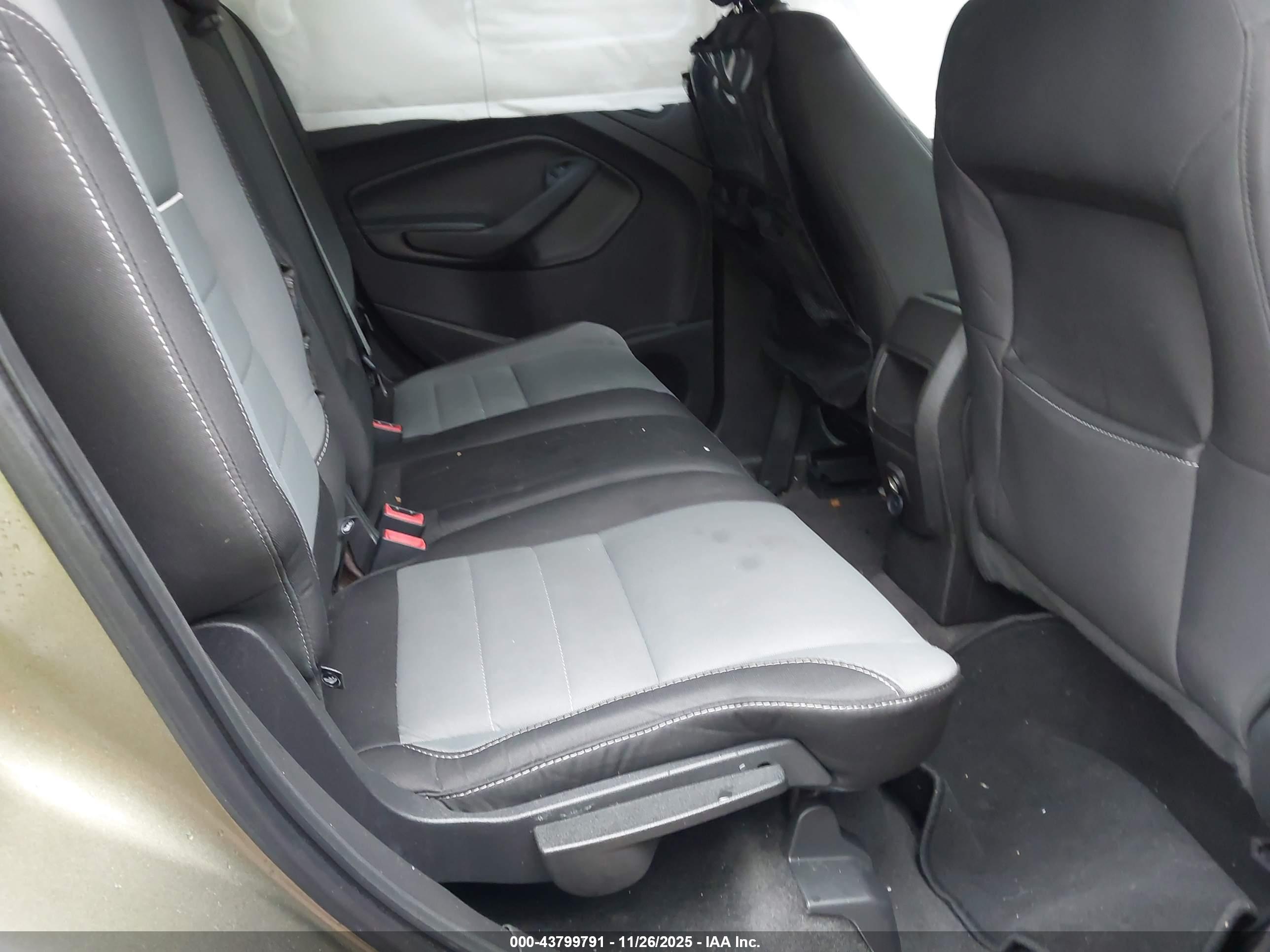 FORD ESCAPE image 8