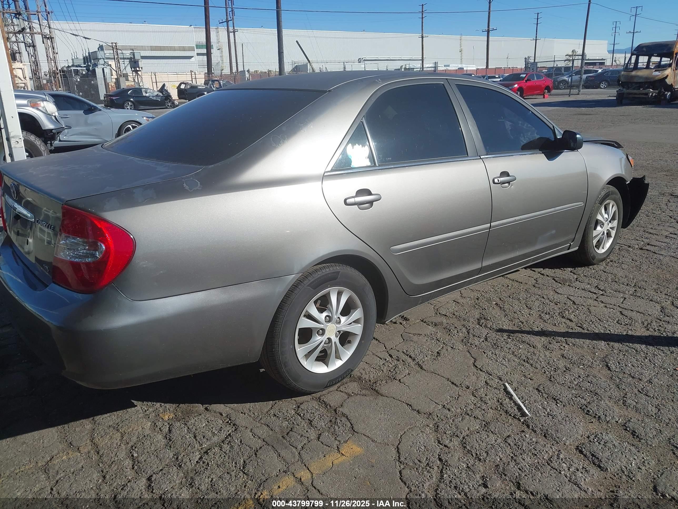 TOYOTA CAMRY image 4