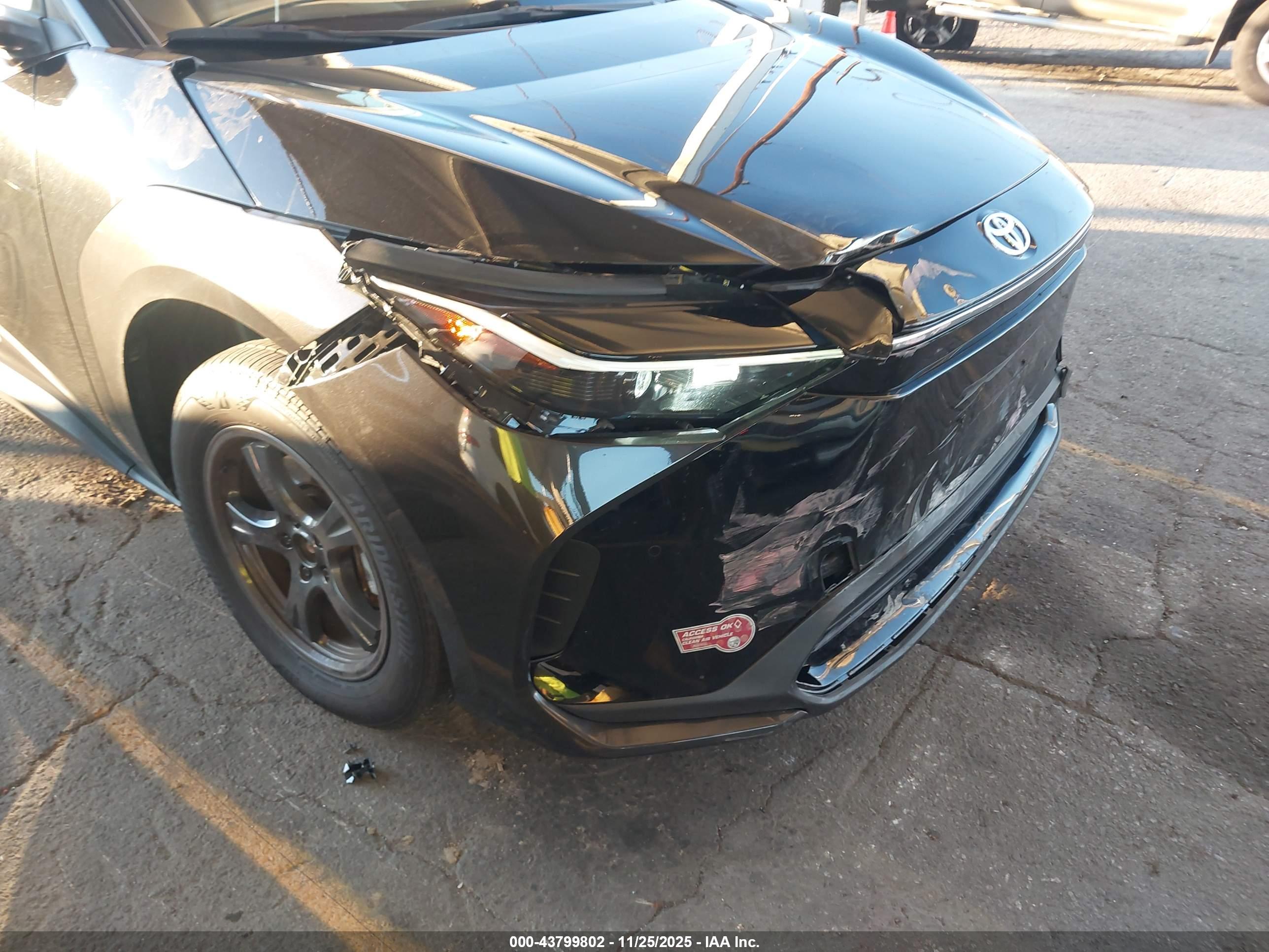 TOYOTA BZ4X image 6