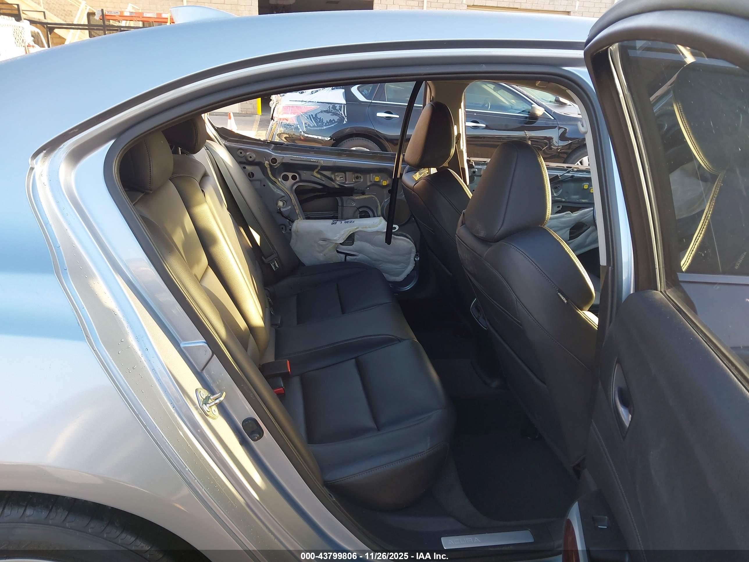 ACURA TLX image 8
