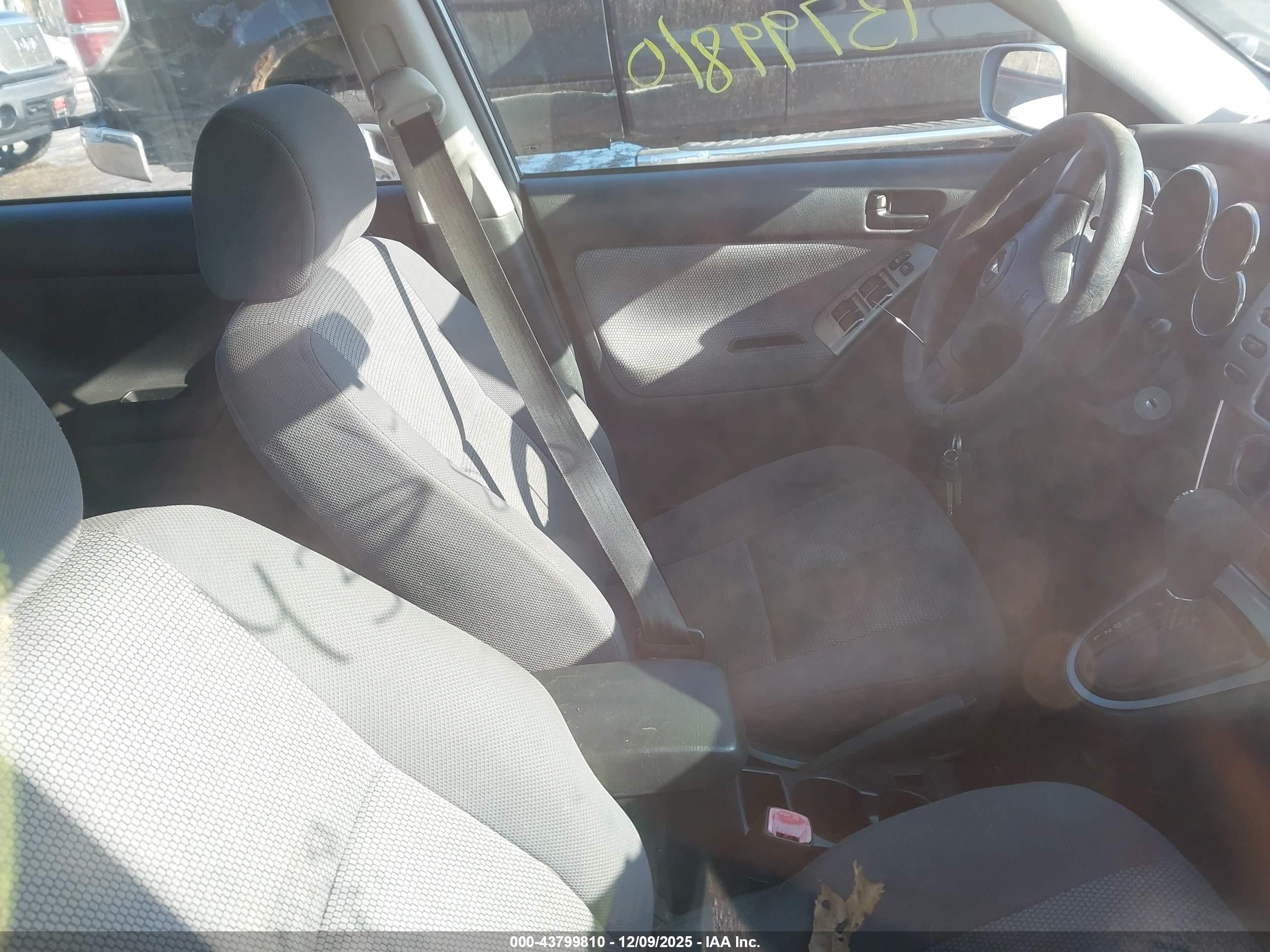 PONTIAC VIBE image 5