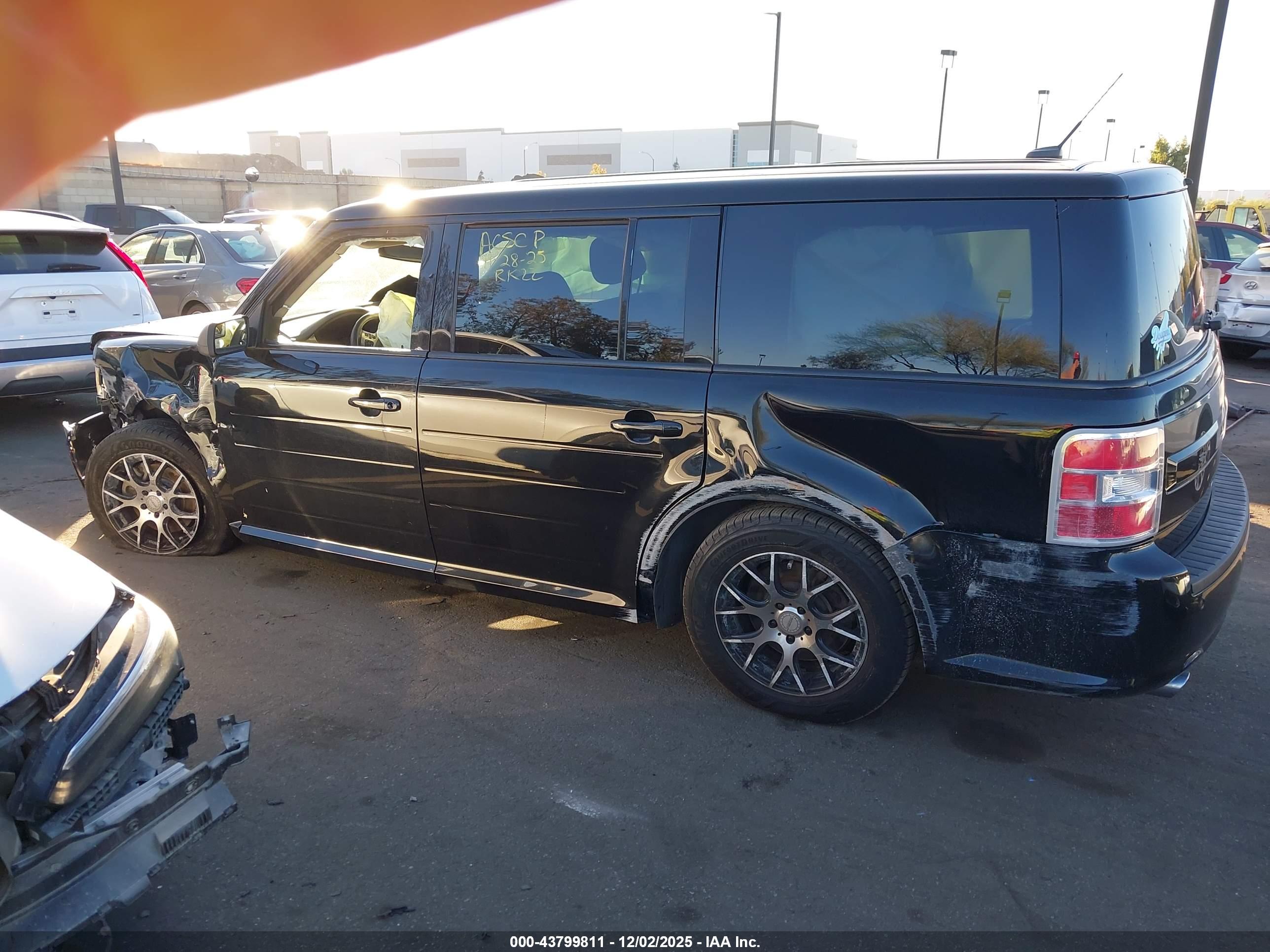 FORD FLEX image 6