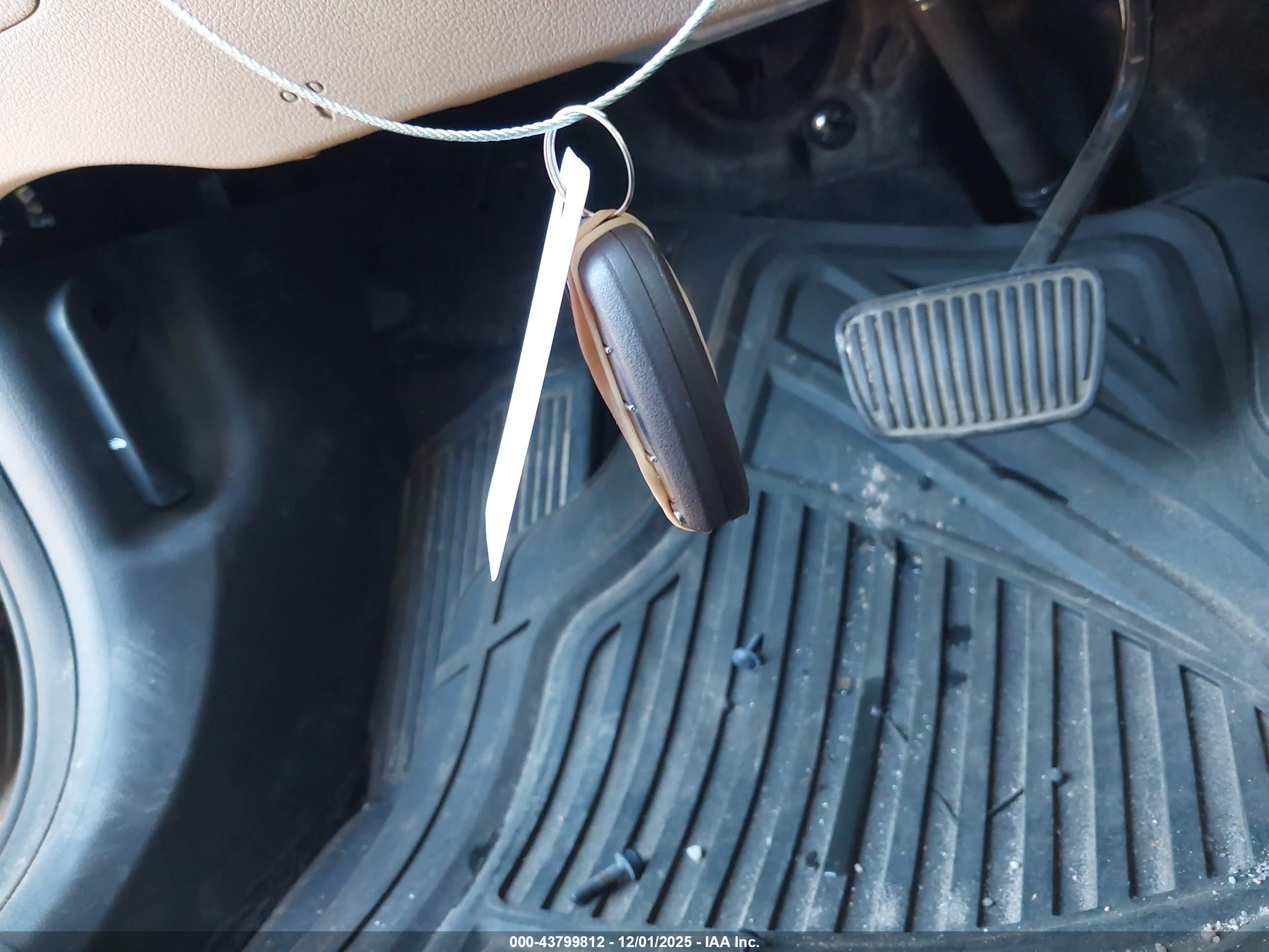 HYUNDAI TUCSON image 11