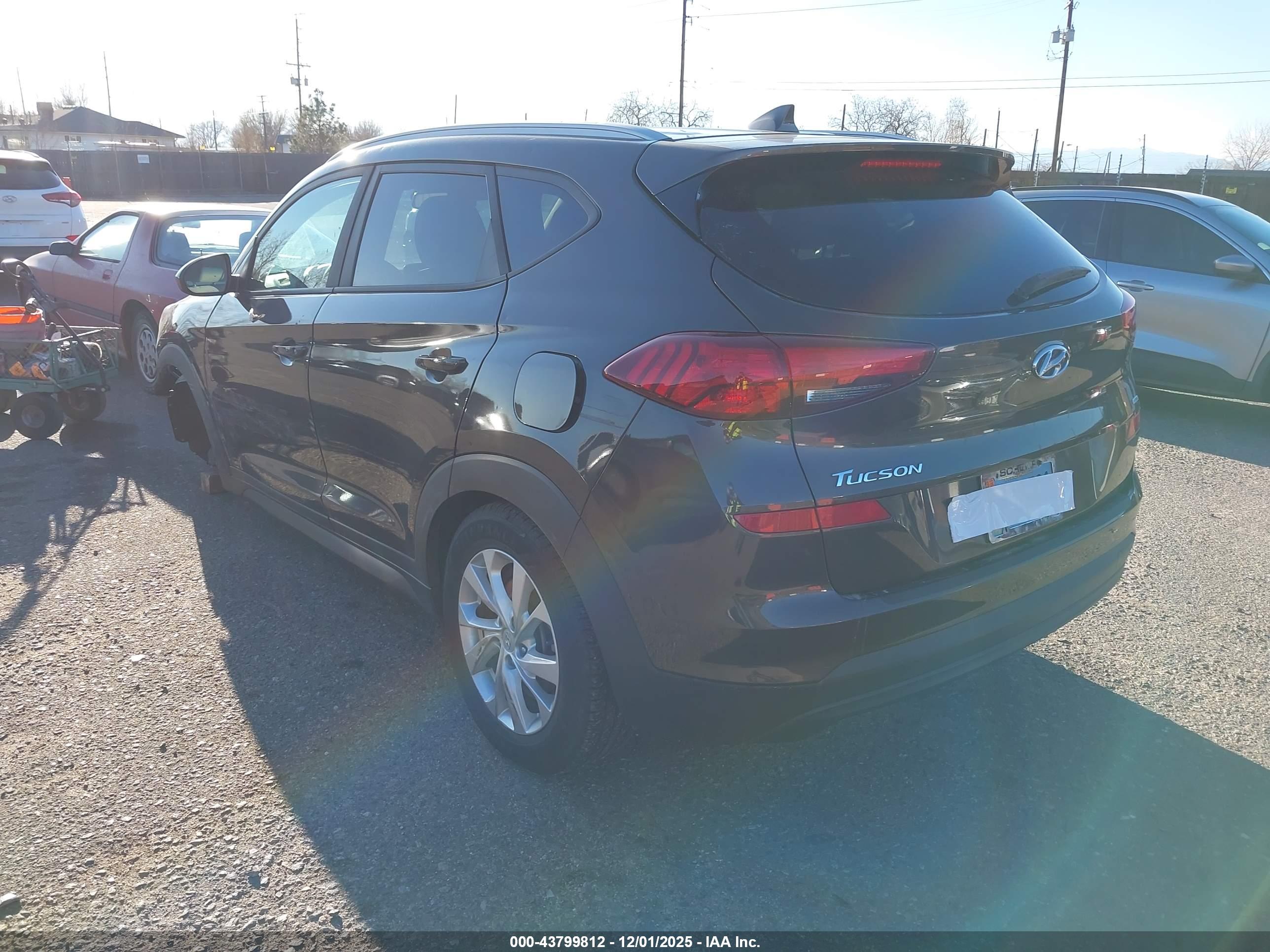HYUNDAI TUCSON image 3