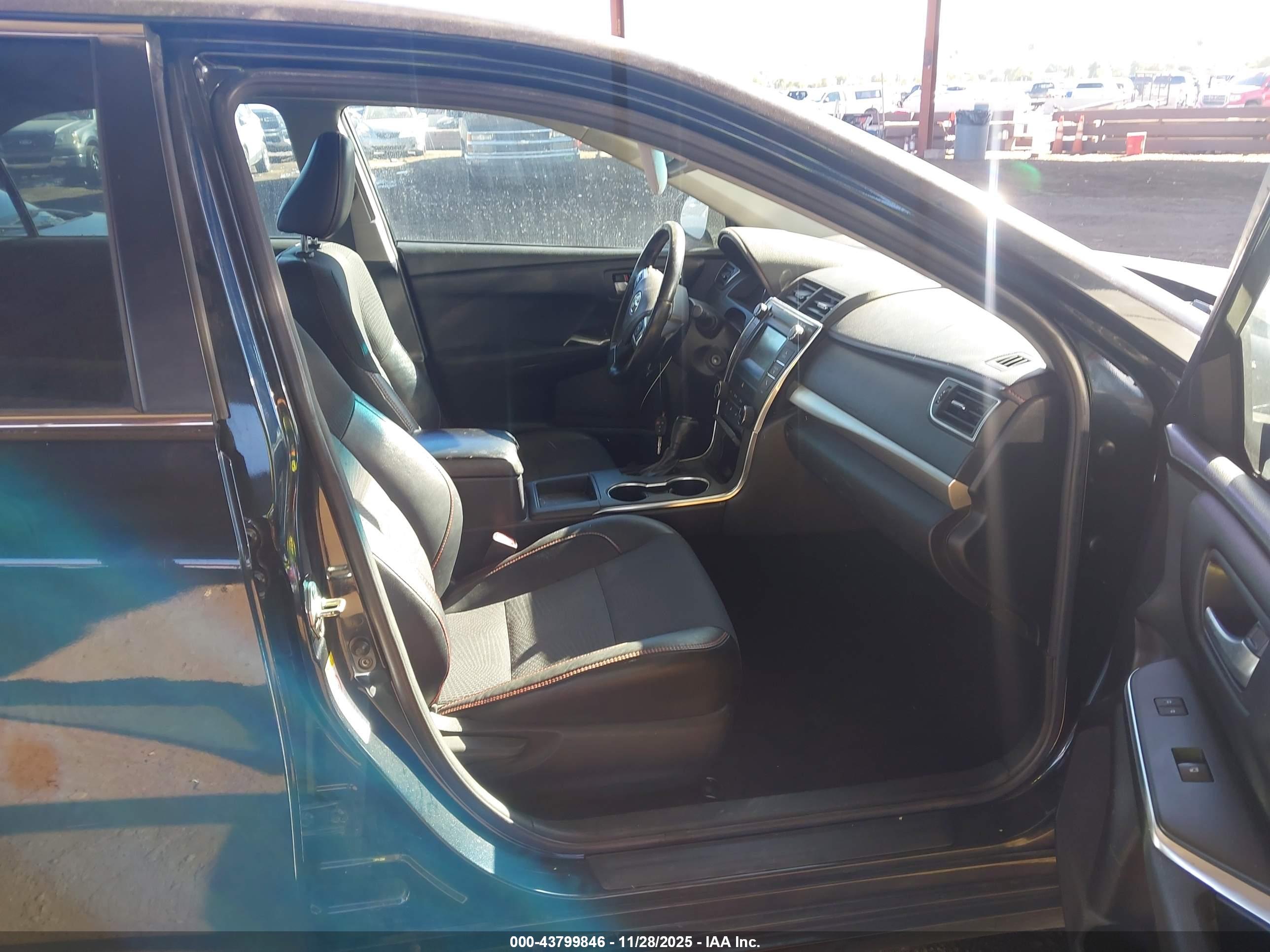 TOYOTA CAMRY image 5