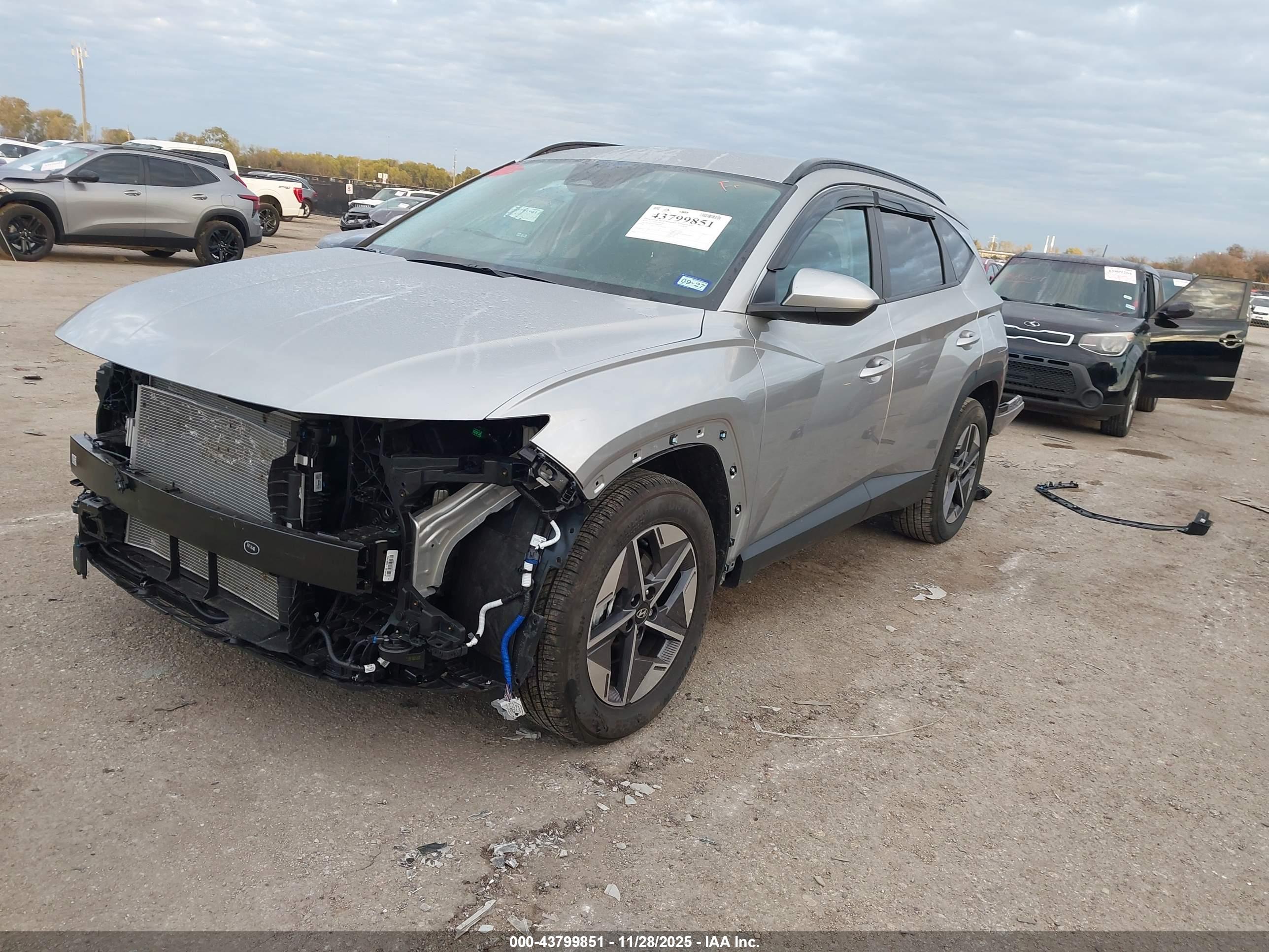 HYUNDAI TUCSON image 2