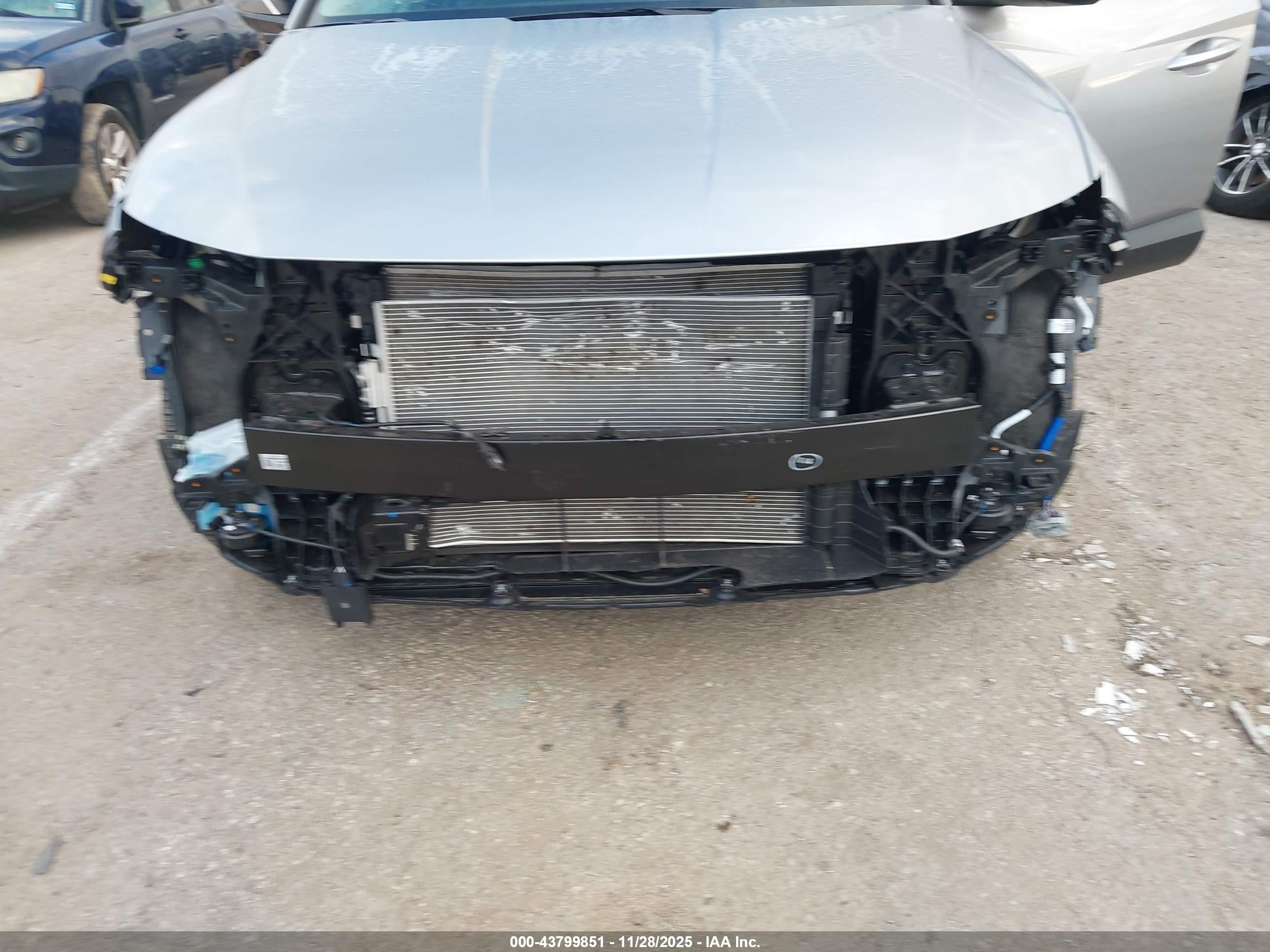 HYUNDAI TUCSON image 6