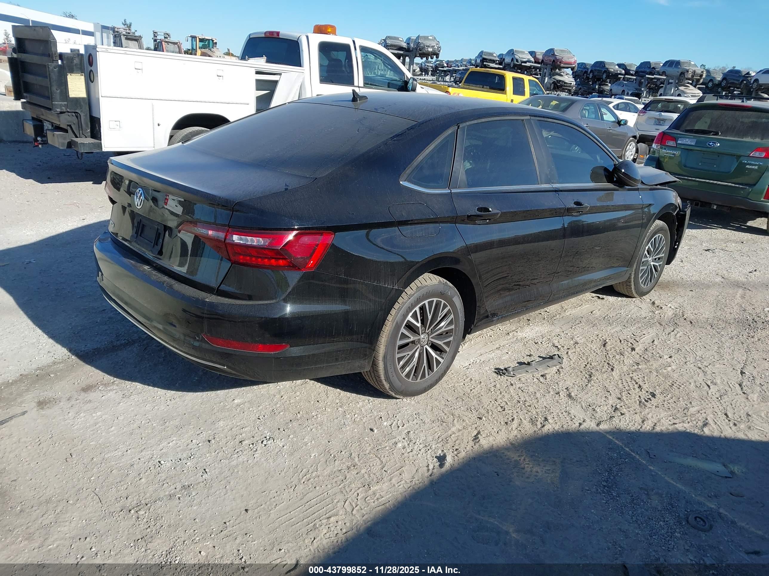 VOLKSWAGEN JETTA image 4