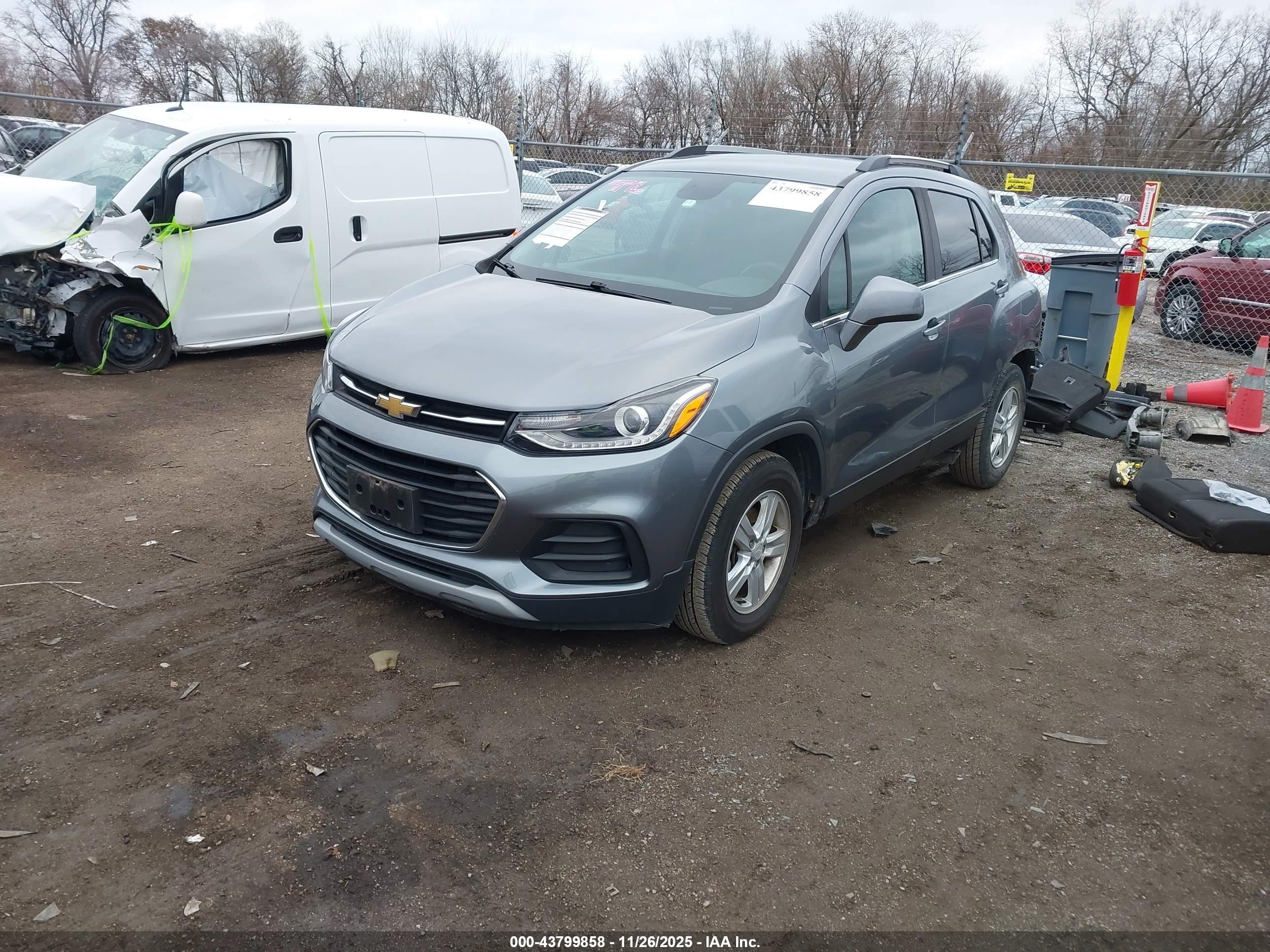 CHEVROLET TRAX image 2