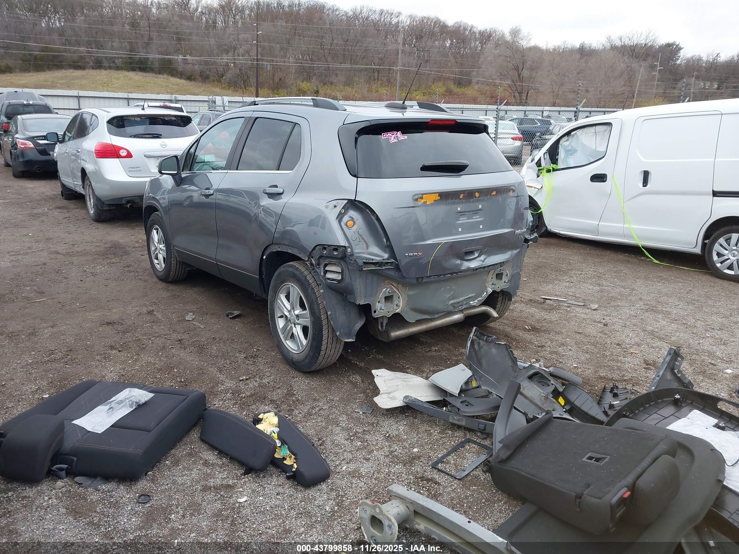 CHEVROLET TRAX image 3