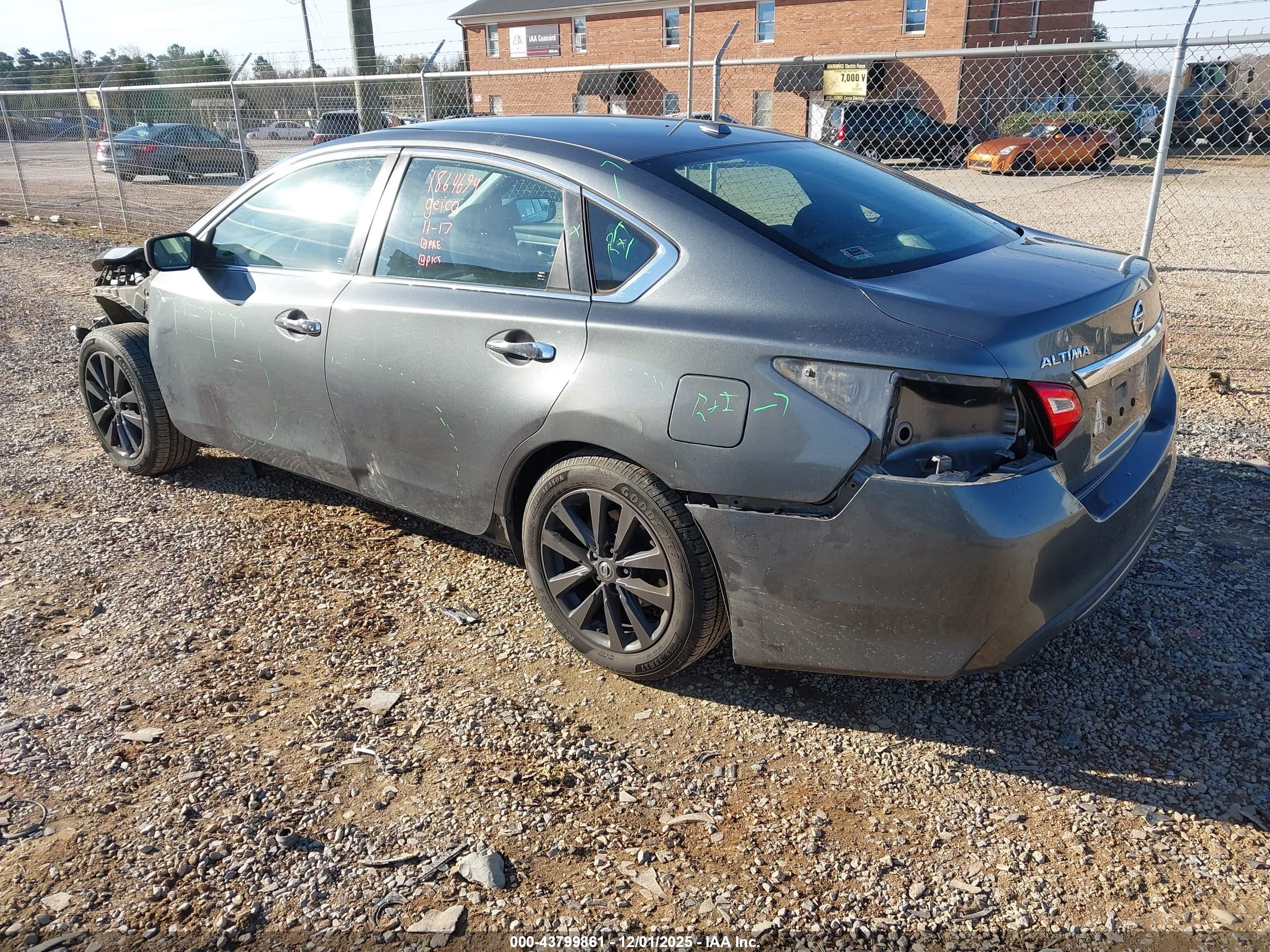 NISSAN ALTIMA image 3
