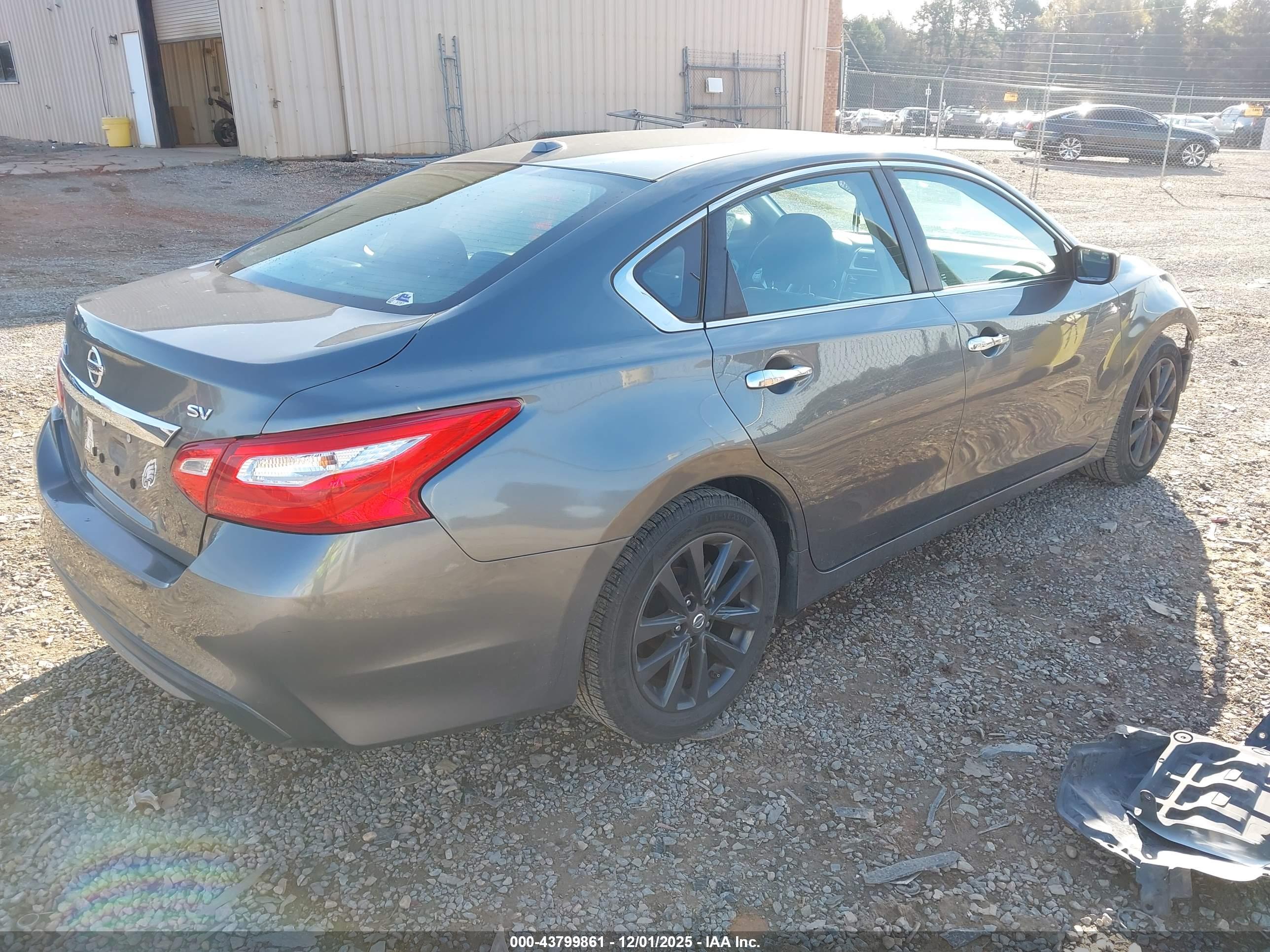 NISSAN ALTIMA image 4