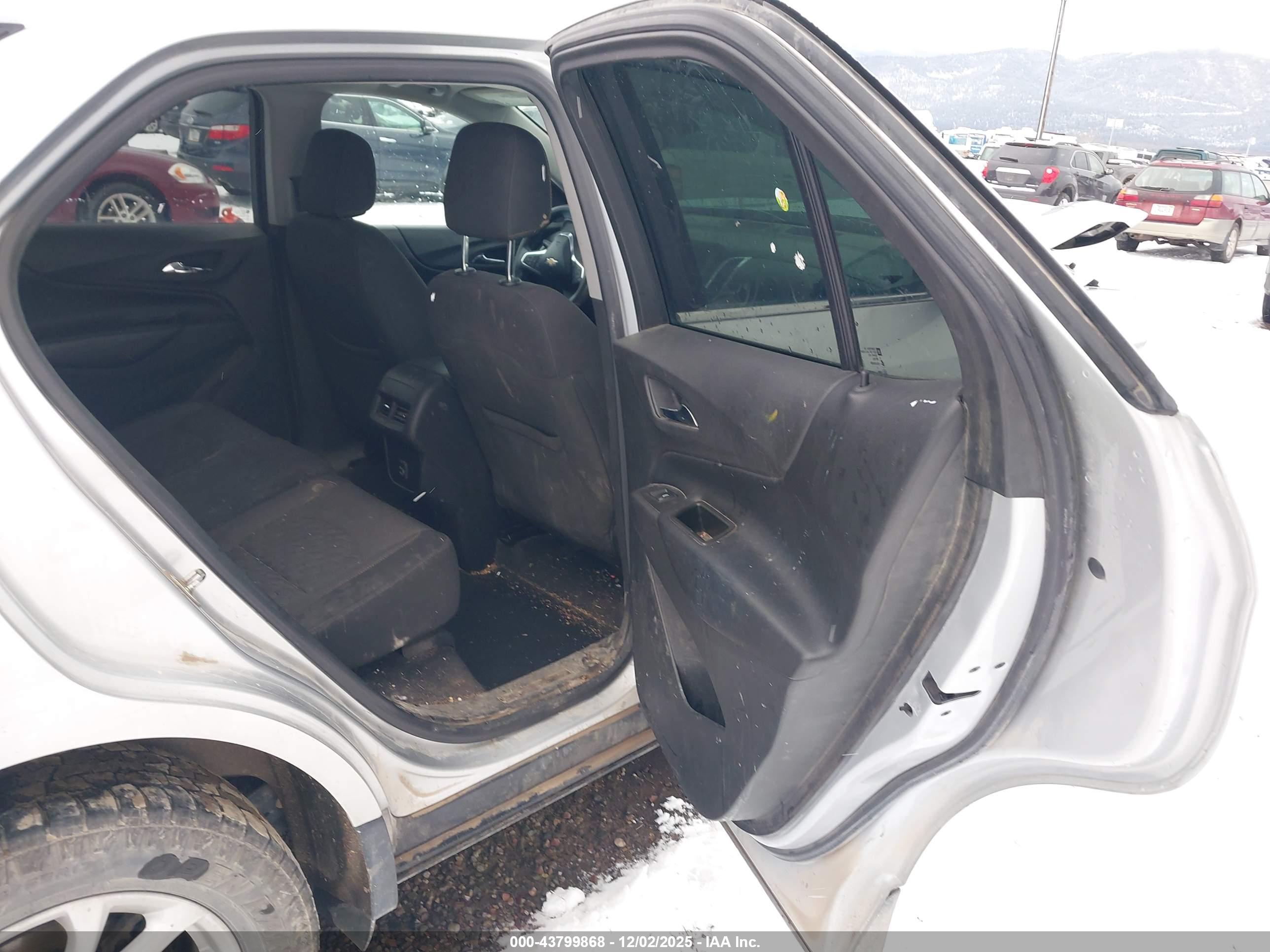 CHEVROLET EQUINOX image 8
