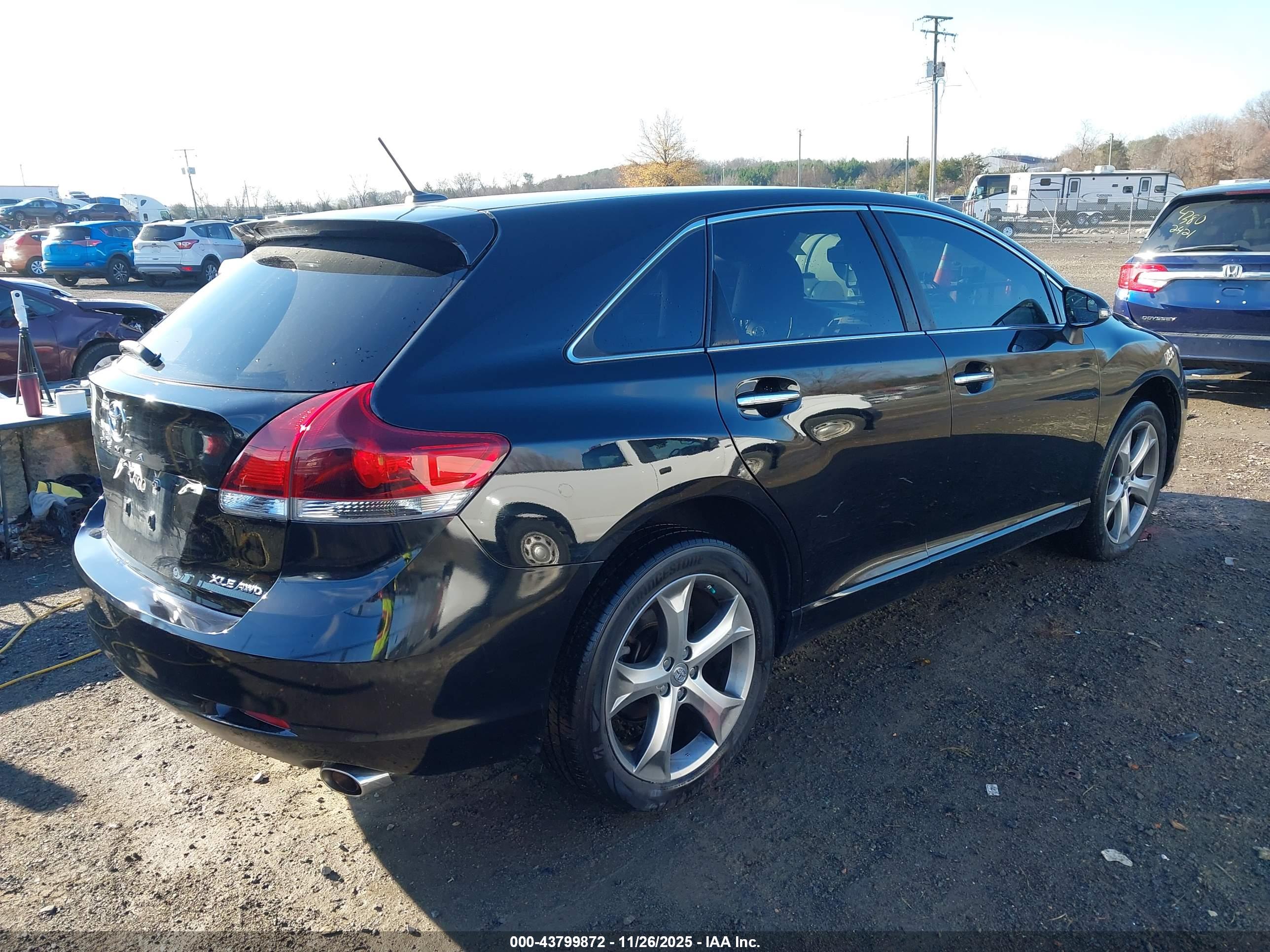 TOYOTA VENZA image 4
