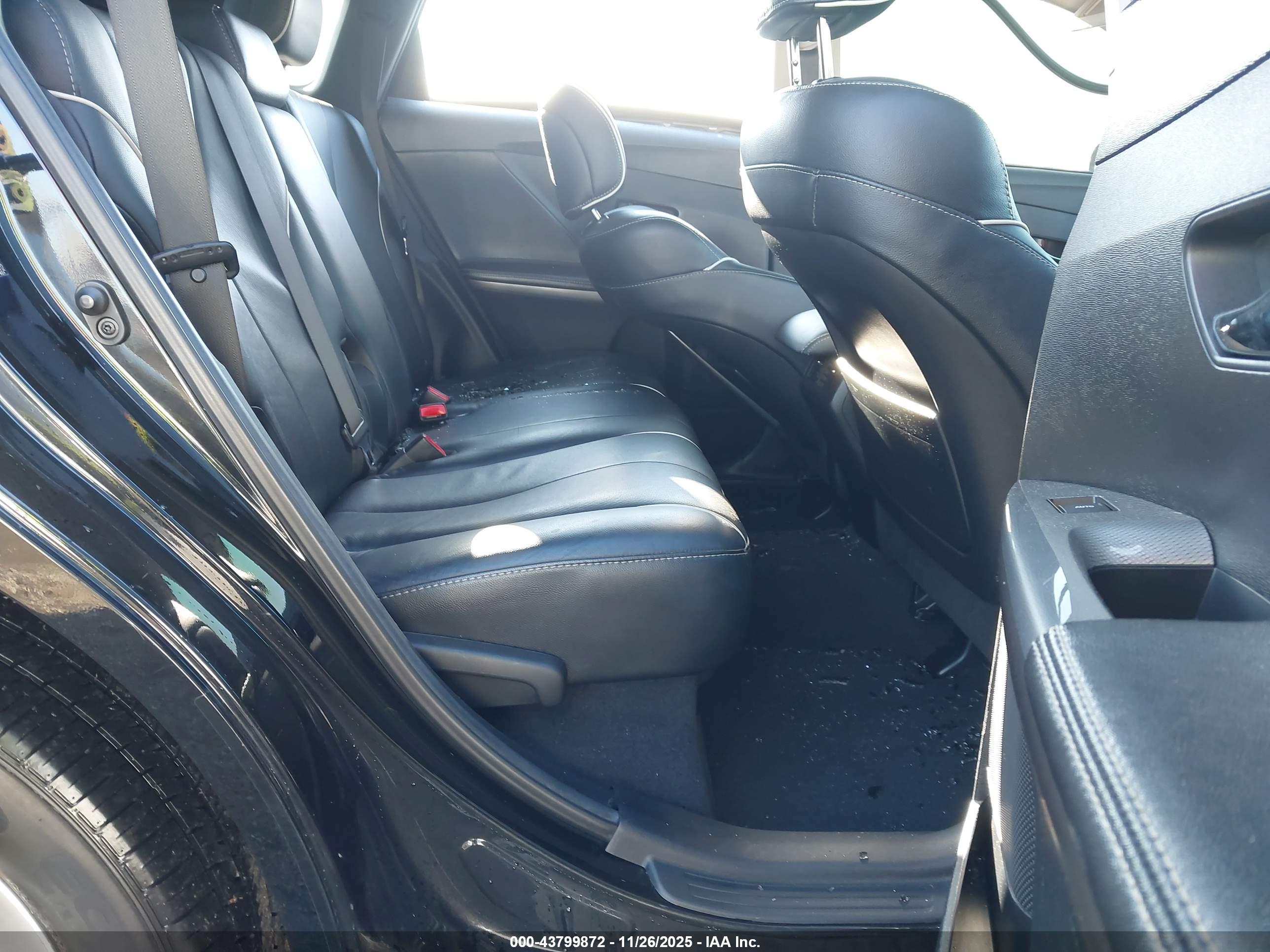 TOYOTA VENZA image 8