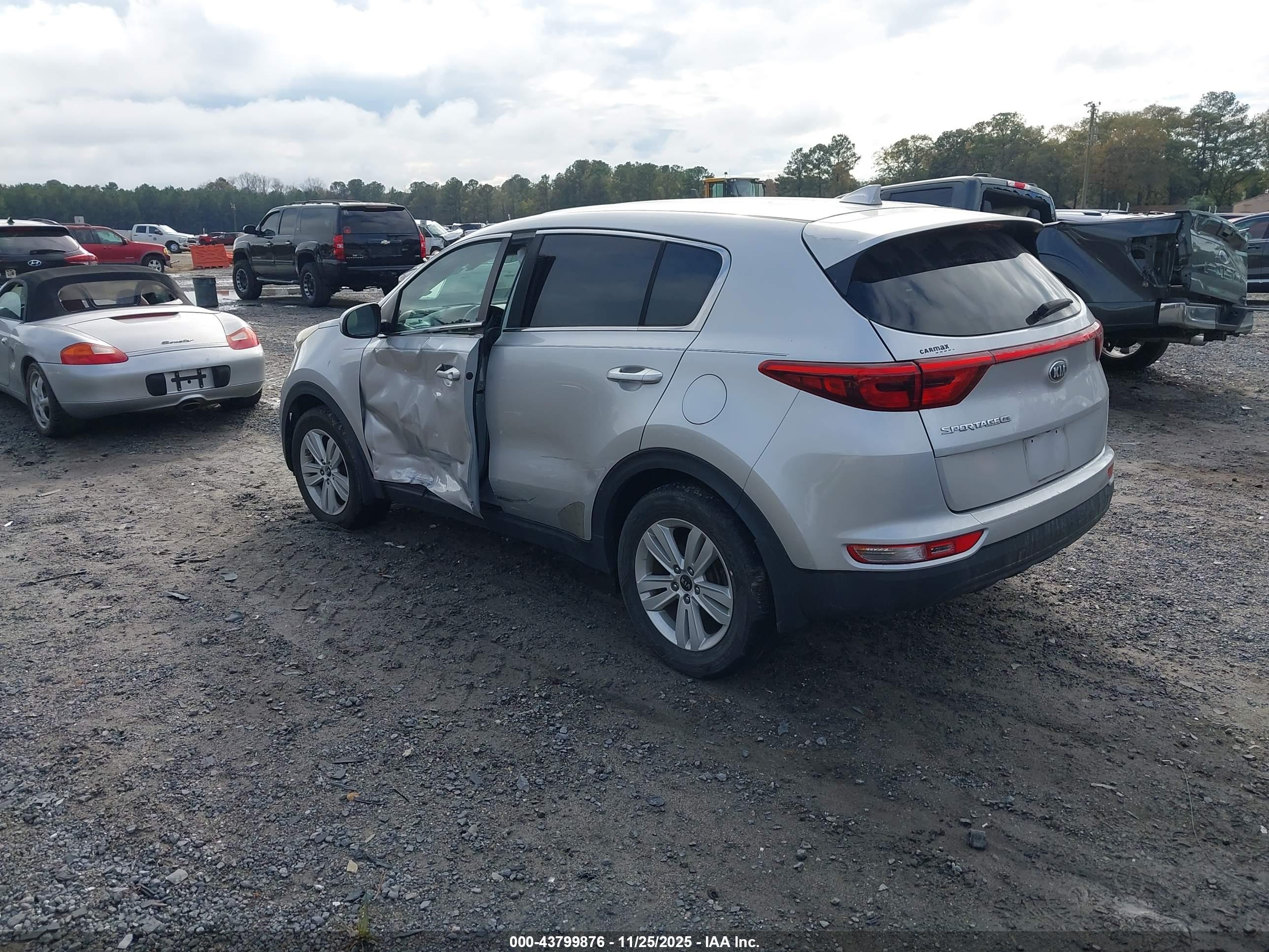 KIA SPORTAGE image 3