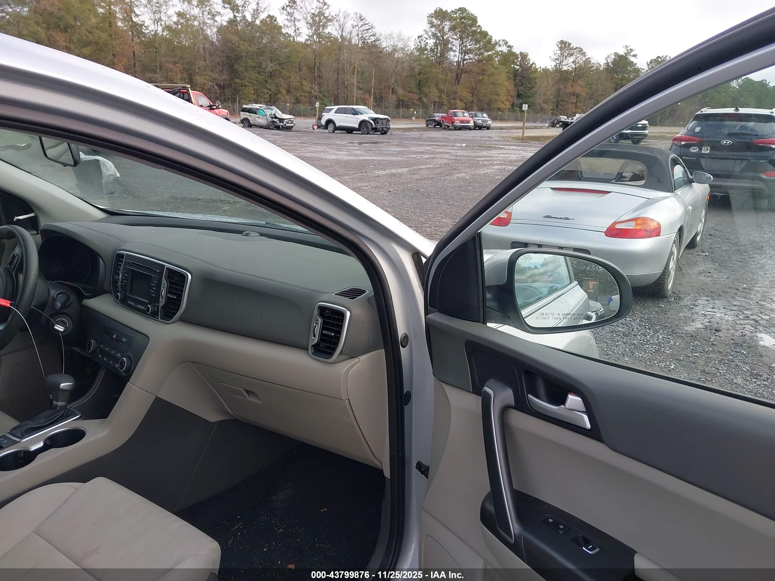 KIA SPORTAGE image 5