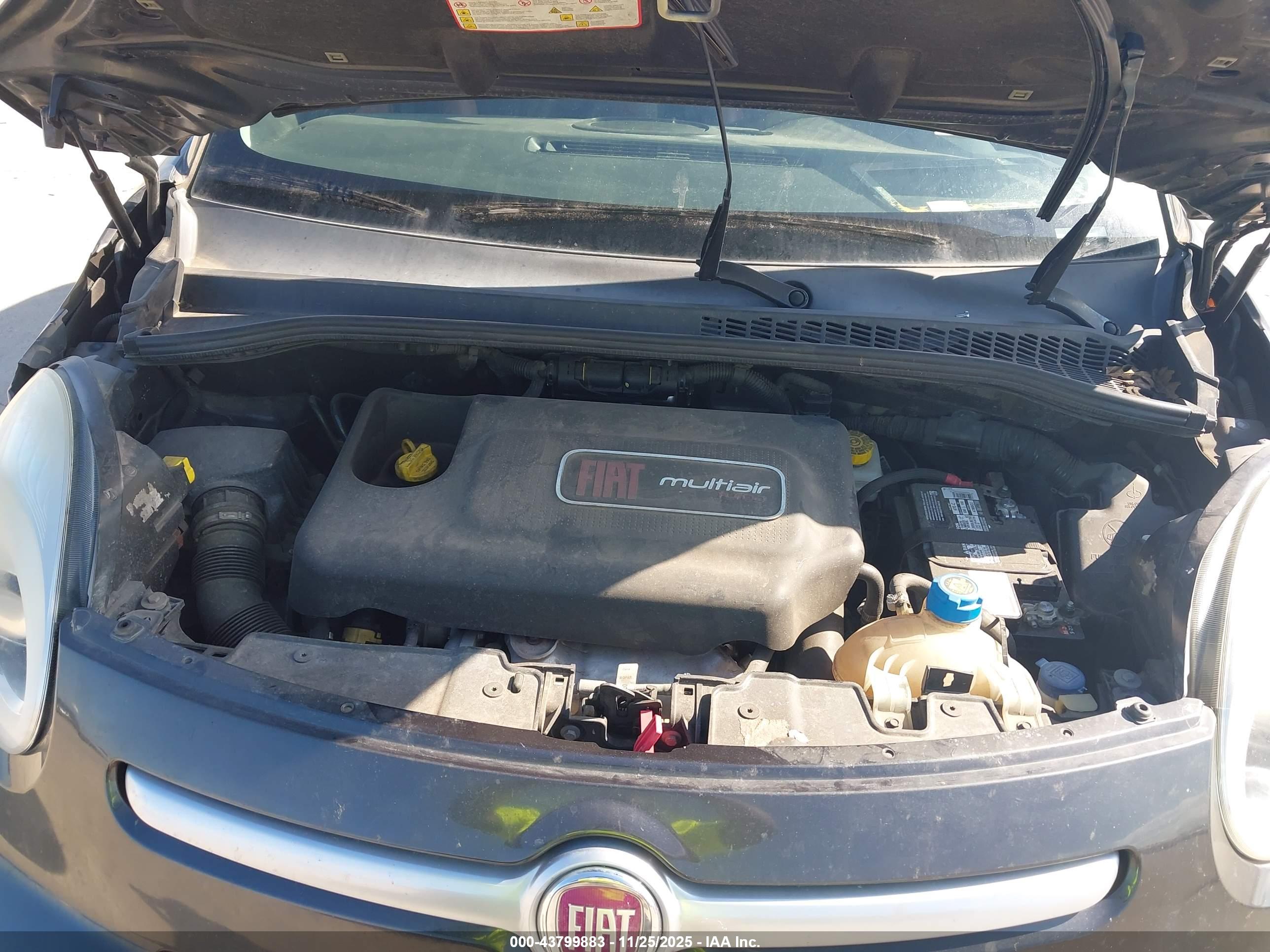 FIAT 500L image 10