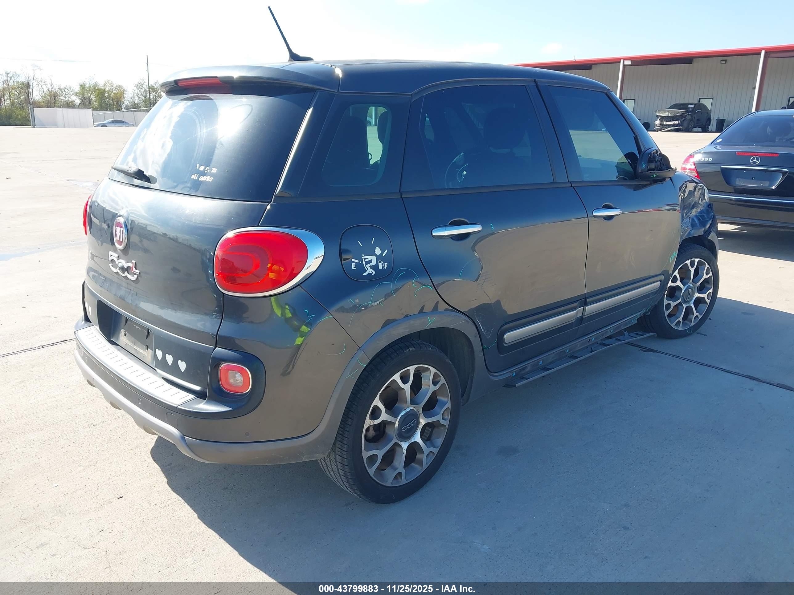FIAT 500L image 4