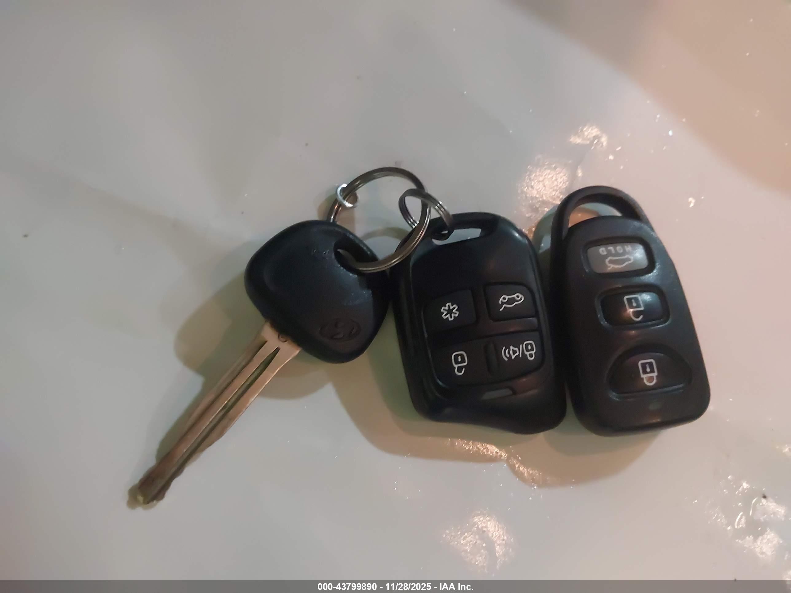 HYUNDAI ELANTRA image 11