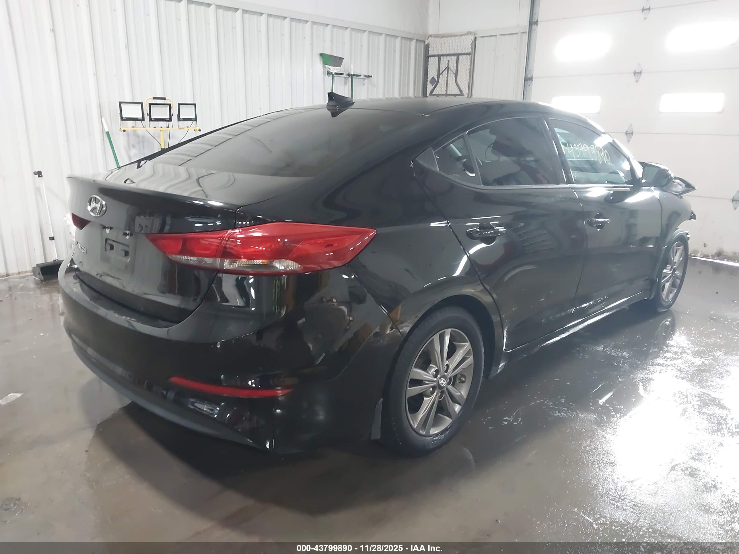 HYUNDAI ELANTRA image 4
