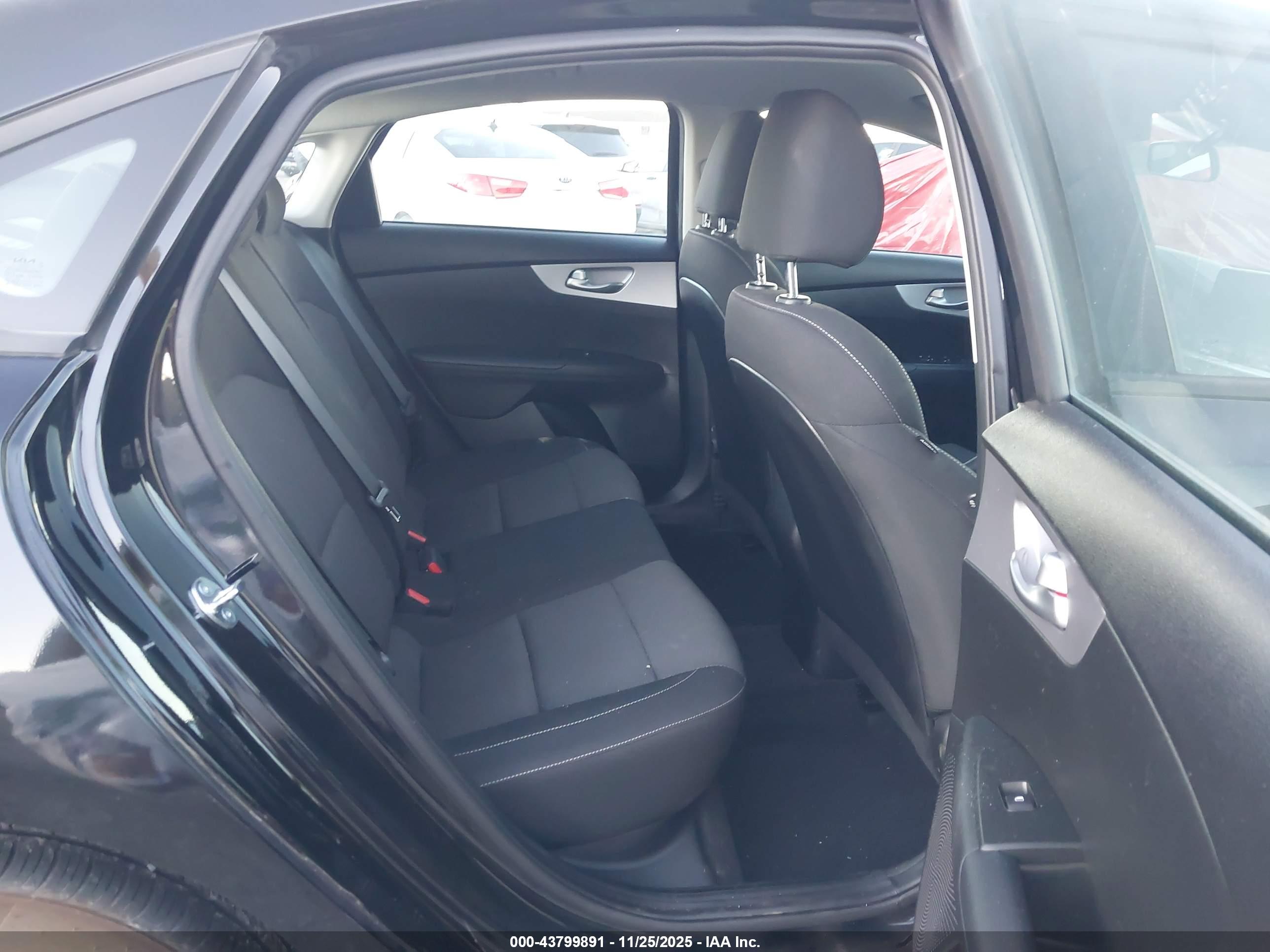 KIA FORTE image 8