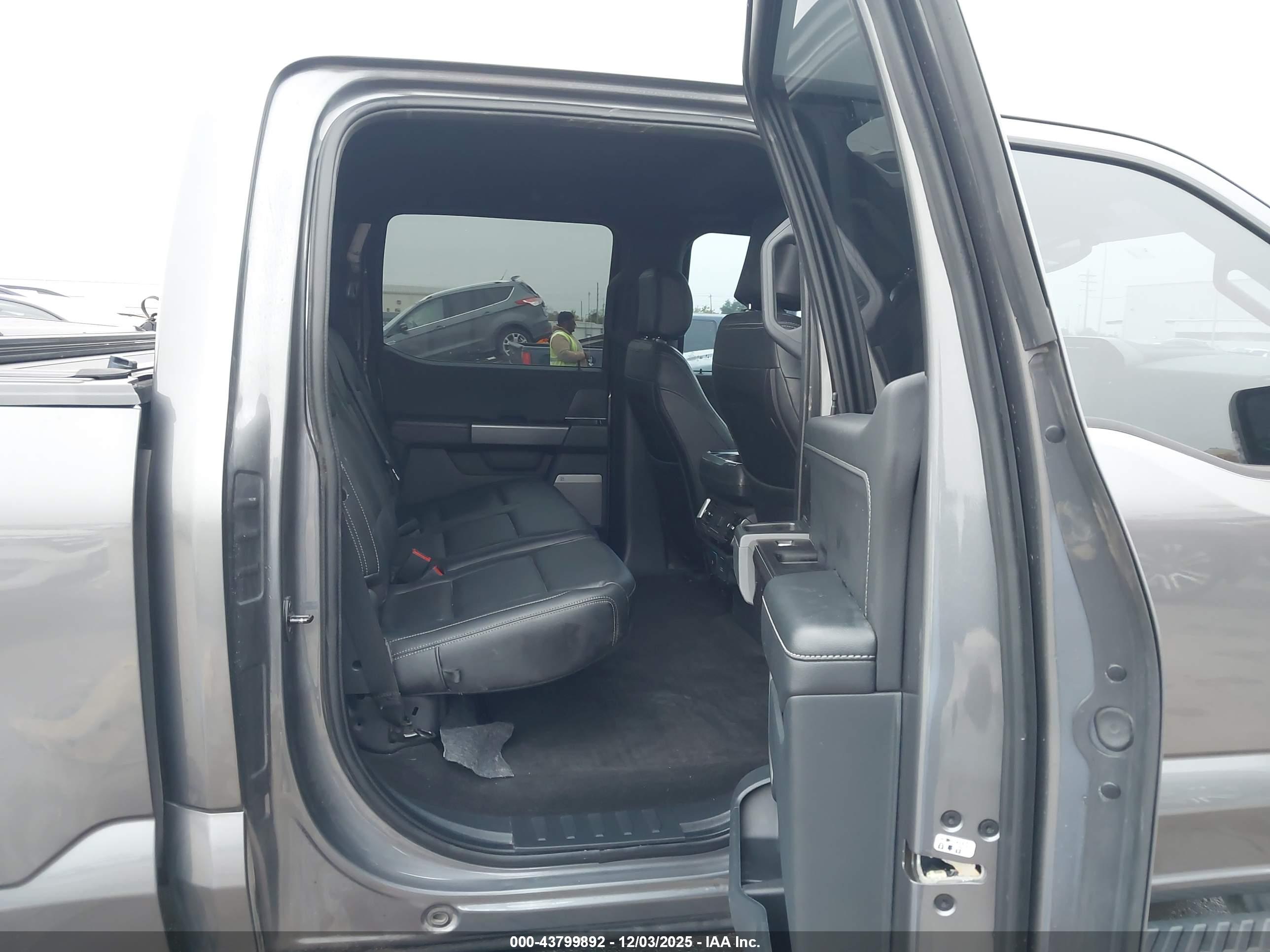 FORD F-150 image 8