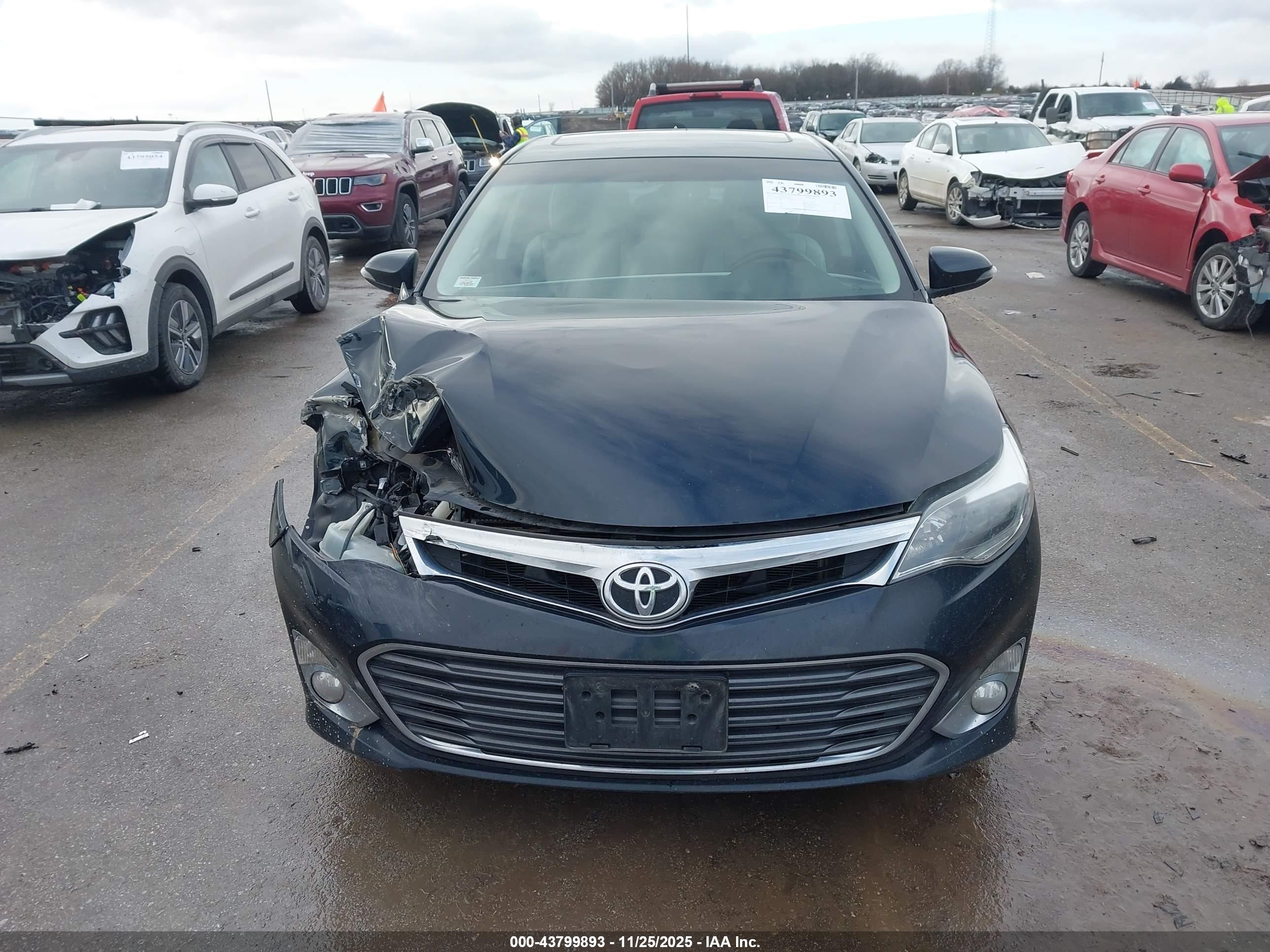 TOYOTA AVALON image 6