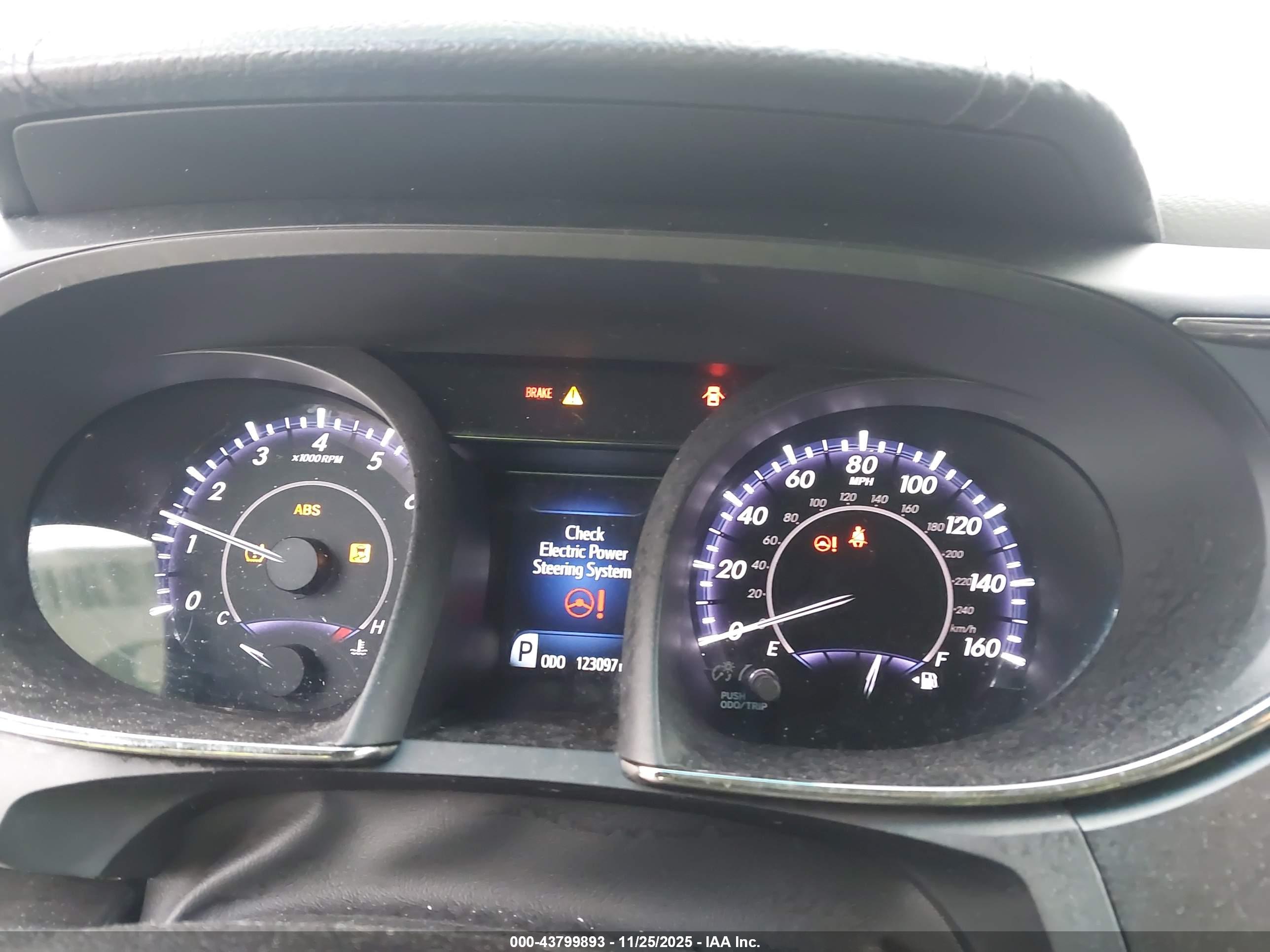 TOYOTA AVALON image 7