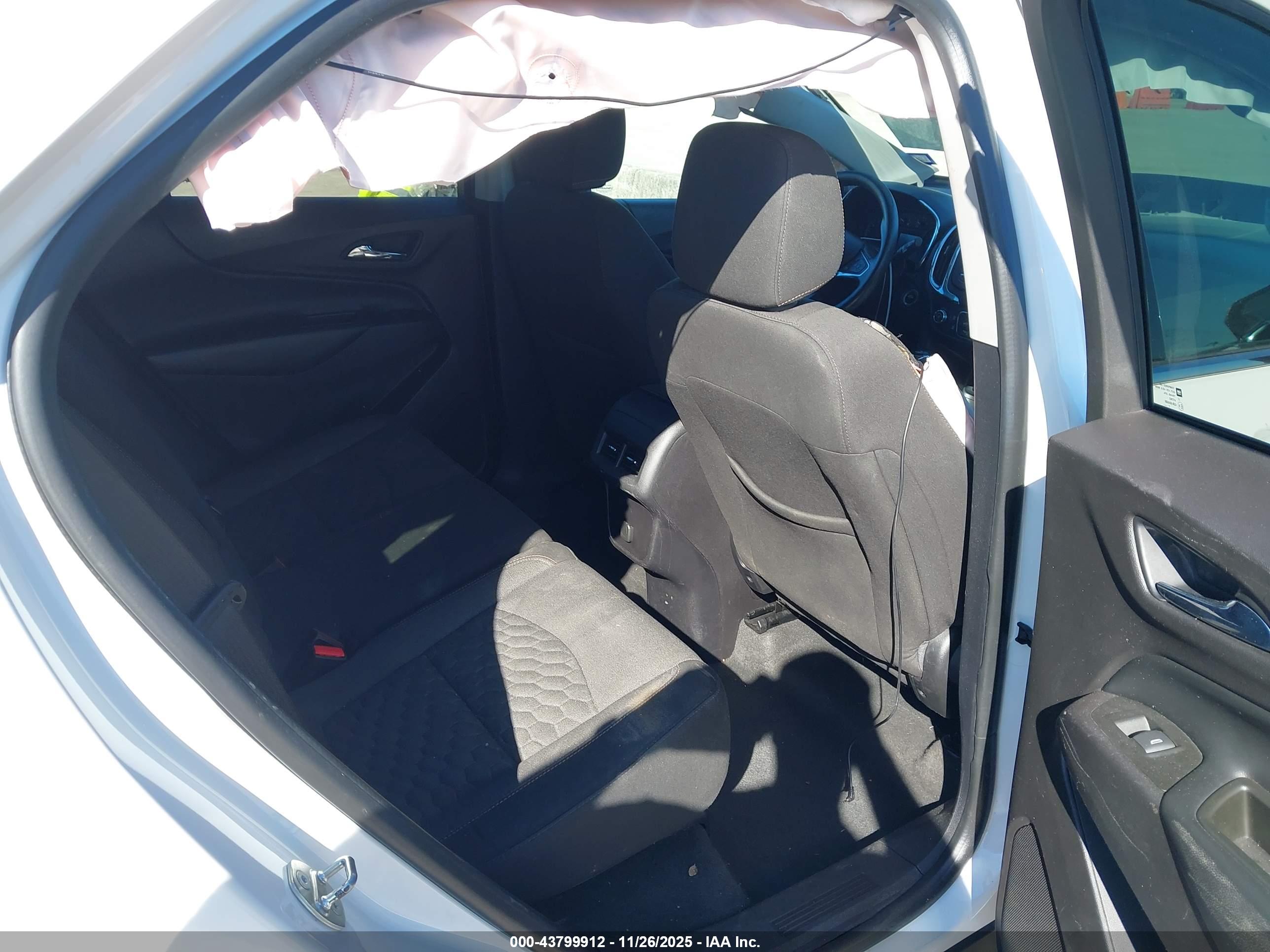 CHEVROLET EQUINOX image 8