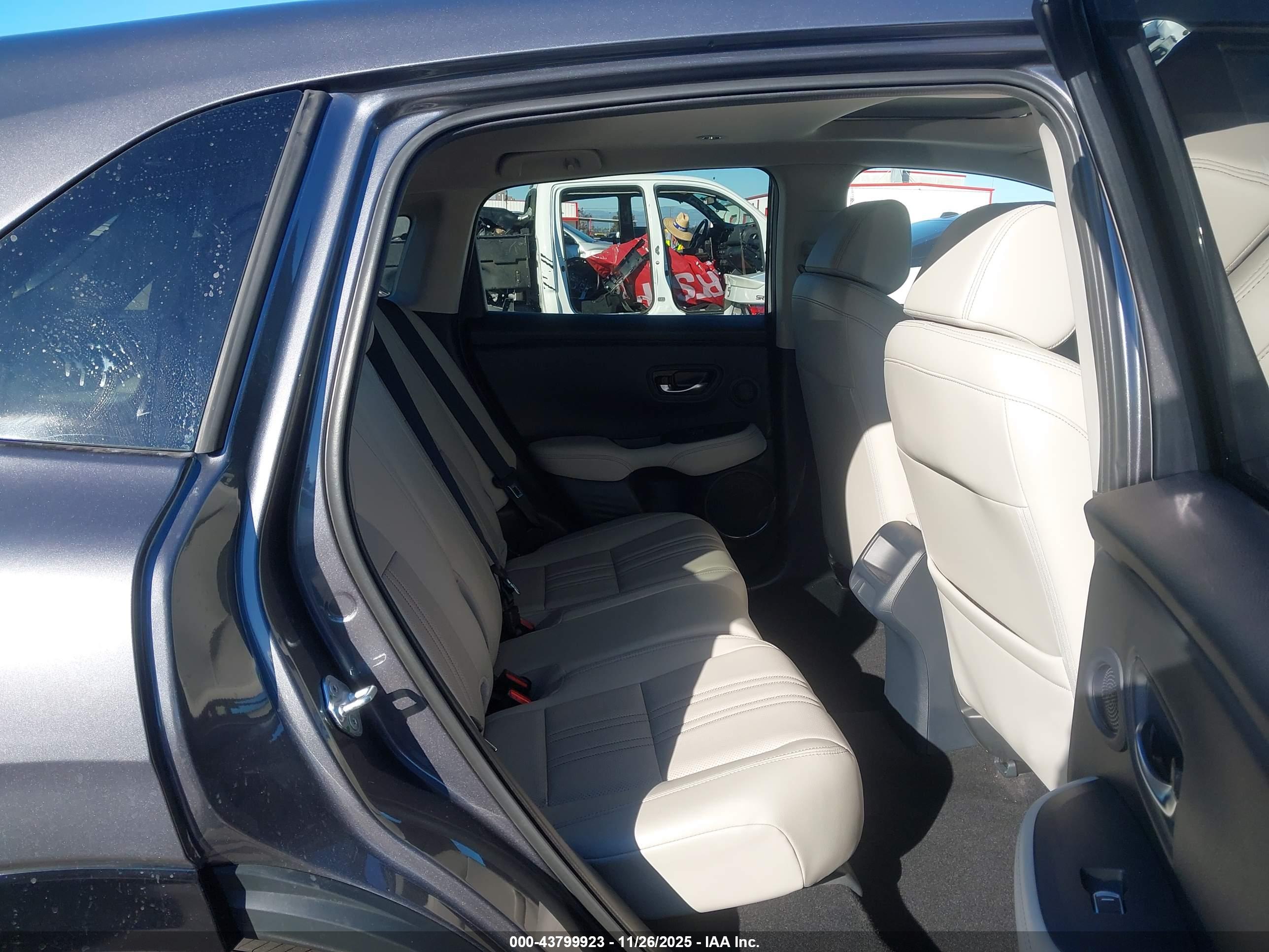HONDA HR-V image 8