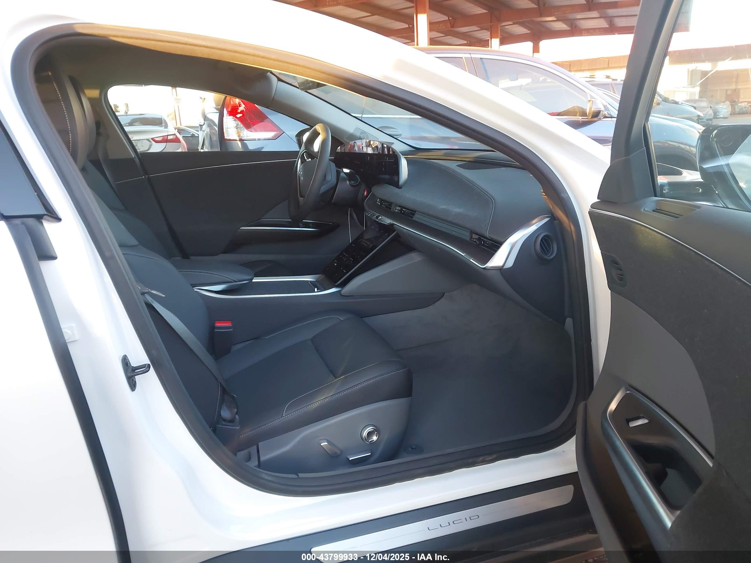 LUCID AIR image 5