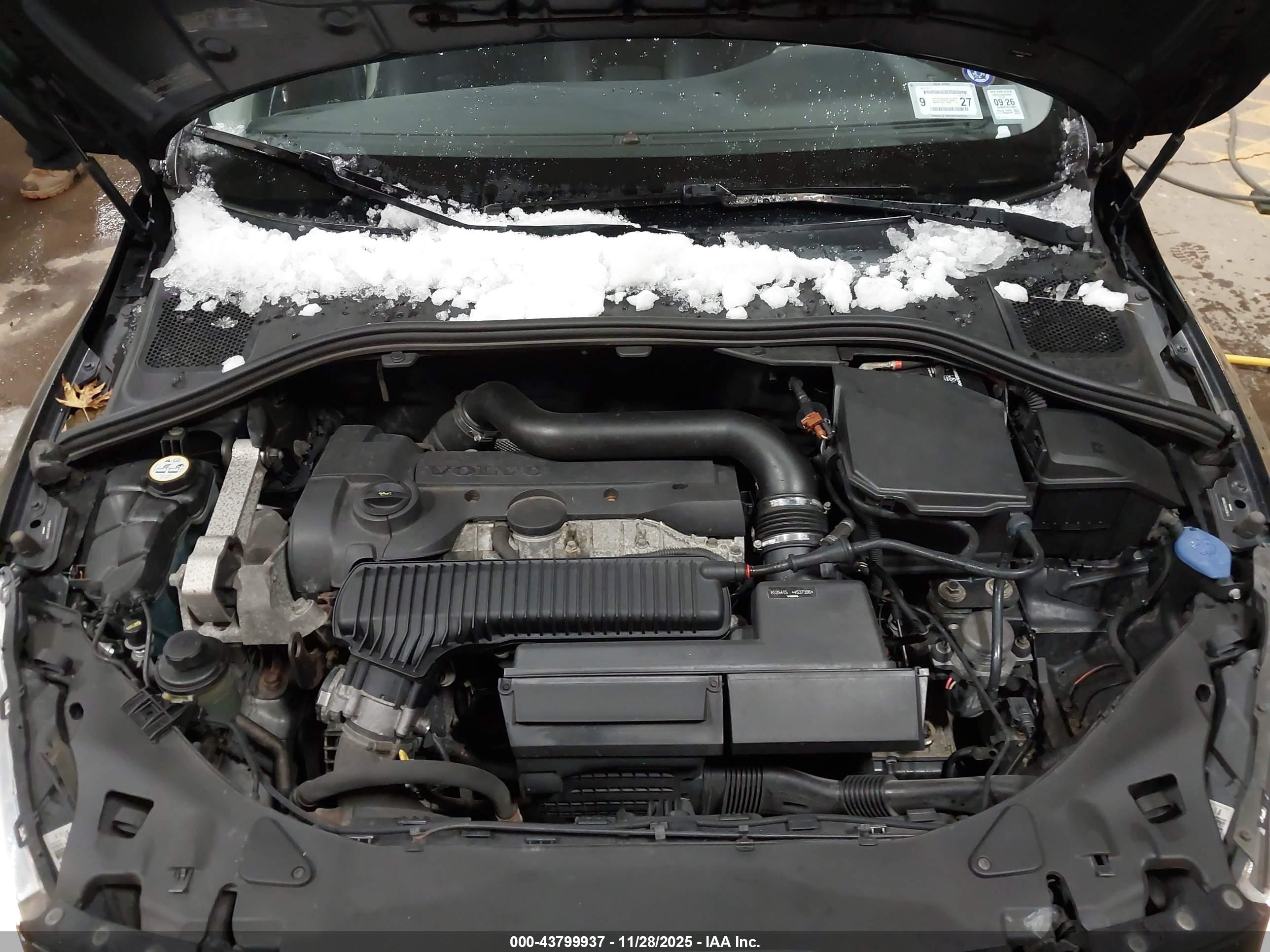 VOLVO S60 image 10