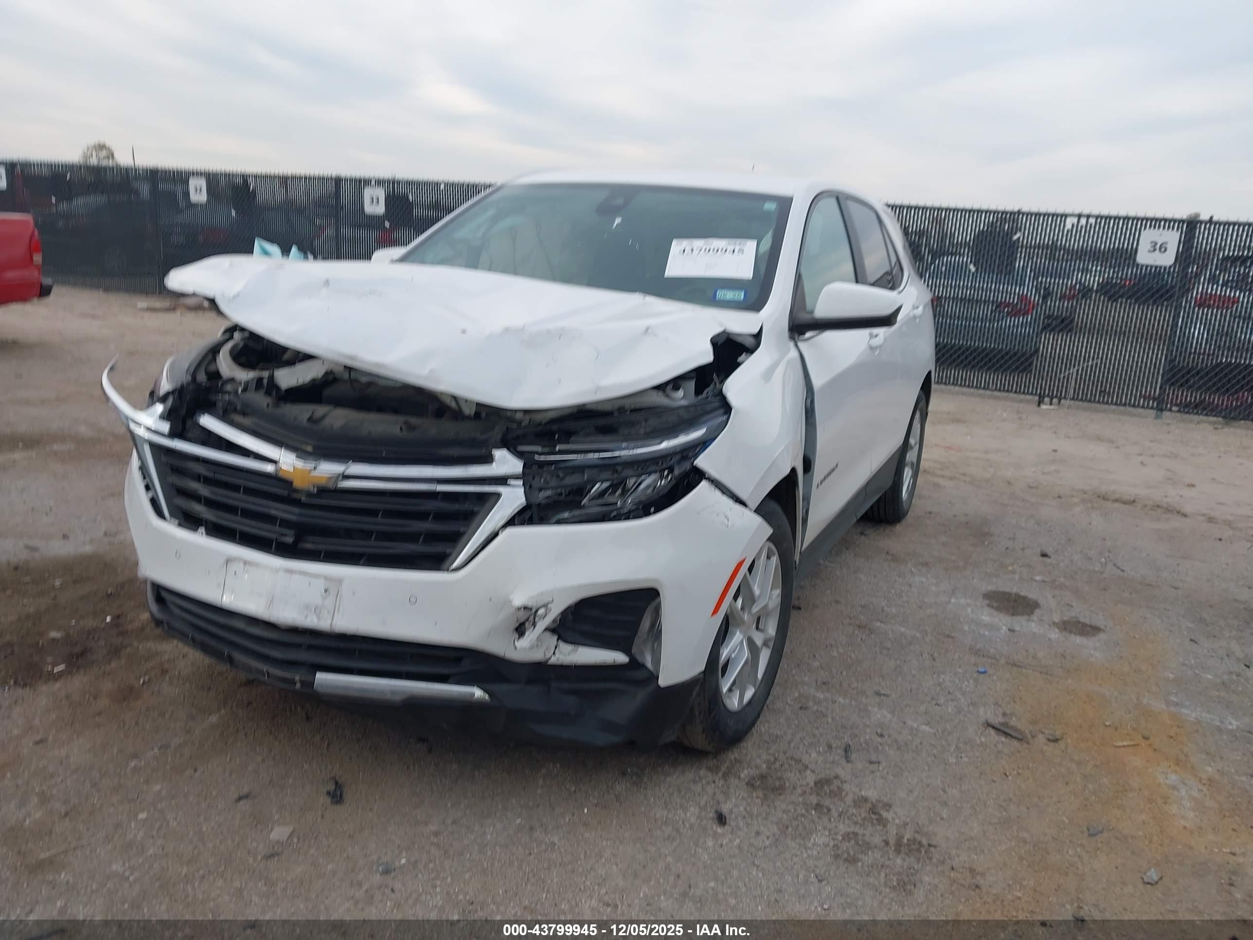 CHEVROLET EQUINOX image 2