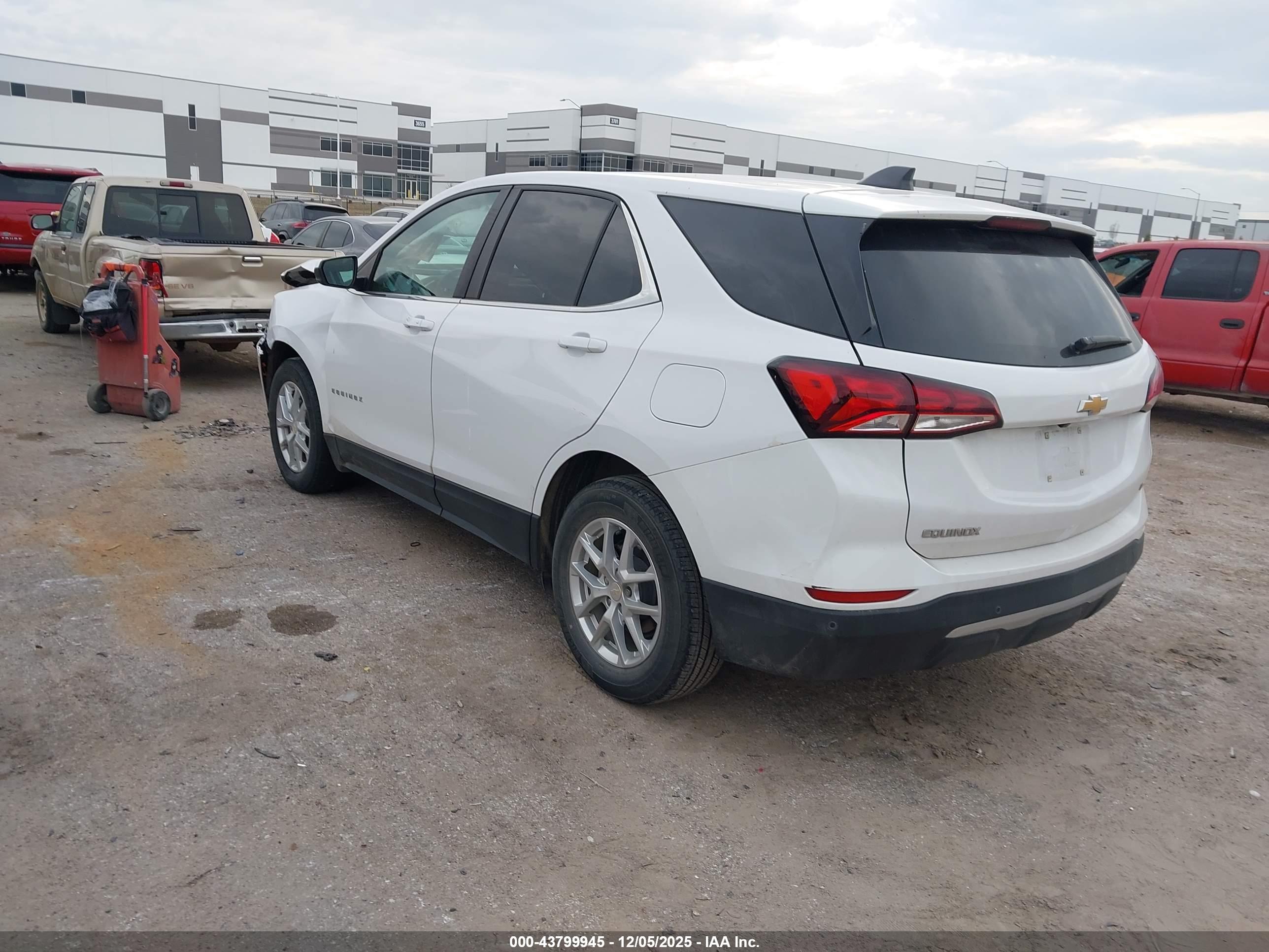 CHEVROLET EQUINOX image 3