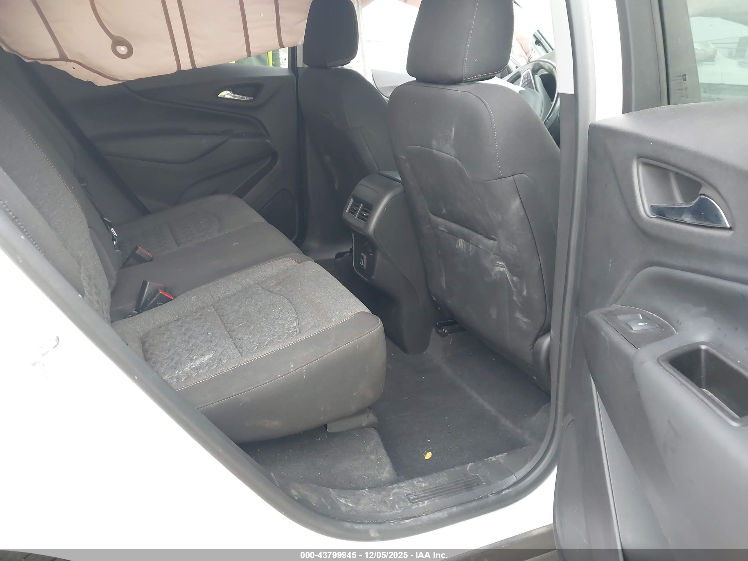CHEVROLET EQUINOX image 8