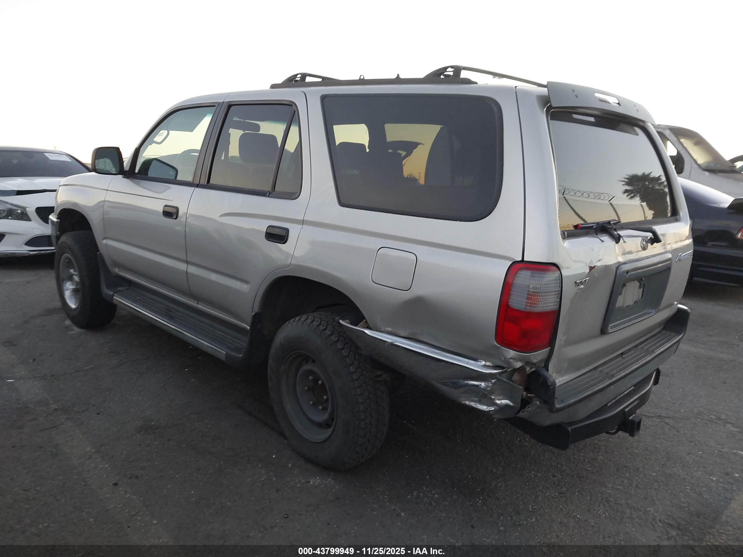 TOYOTA 4RUNNER image 3