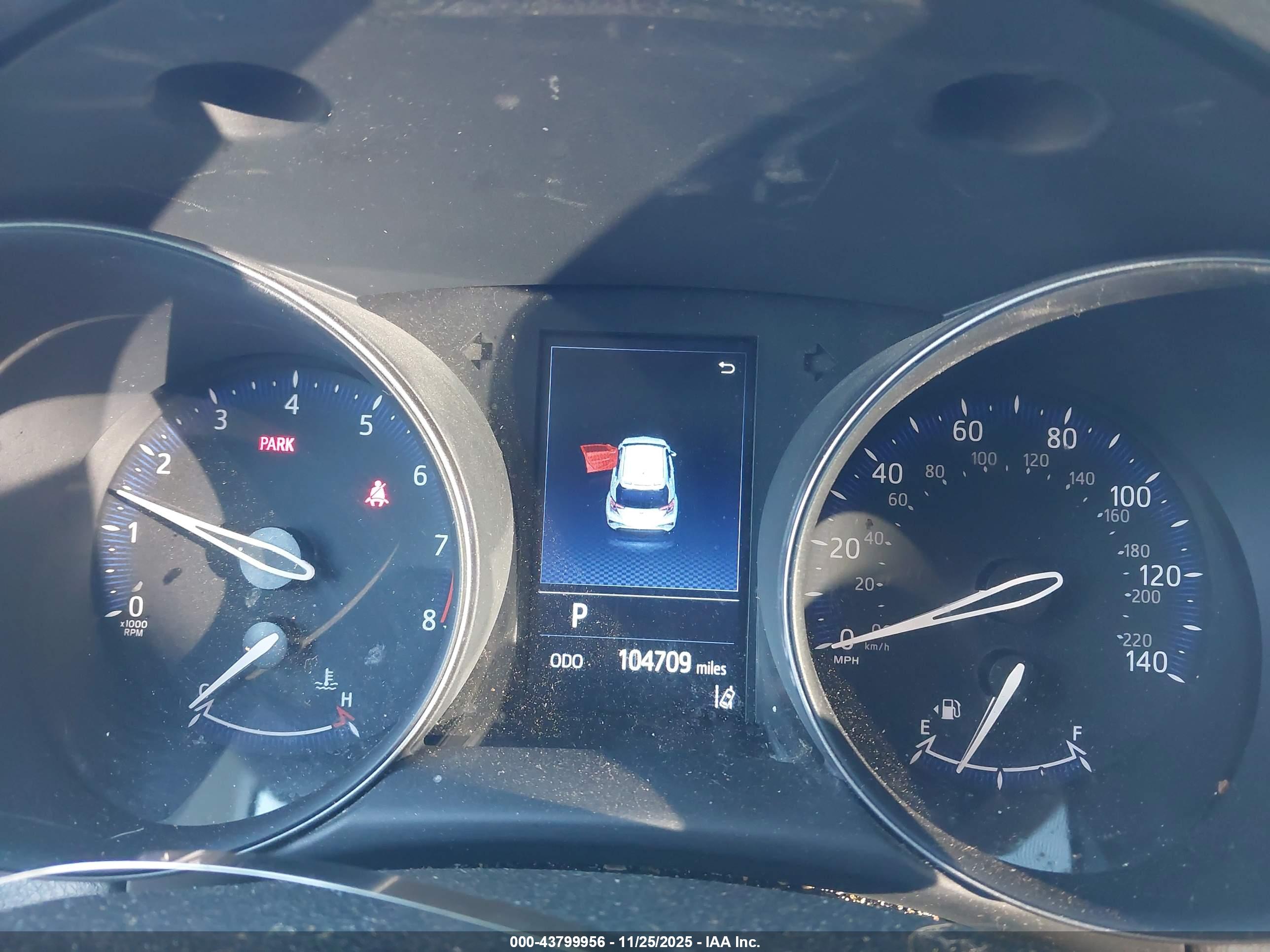 TOYOTA C-HR image 7