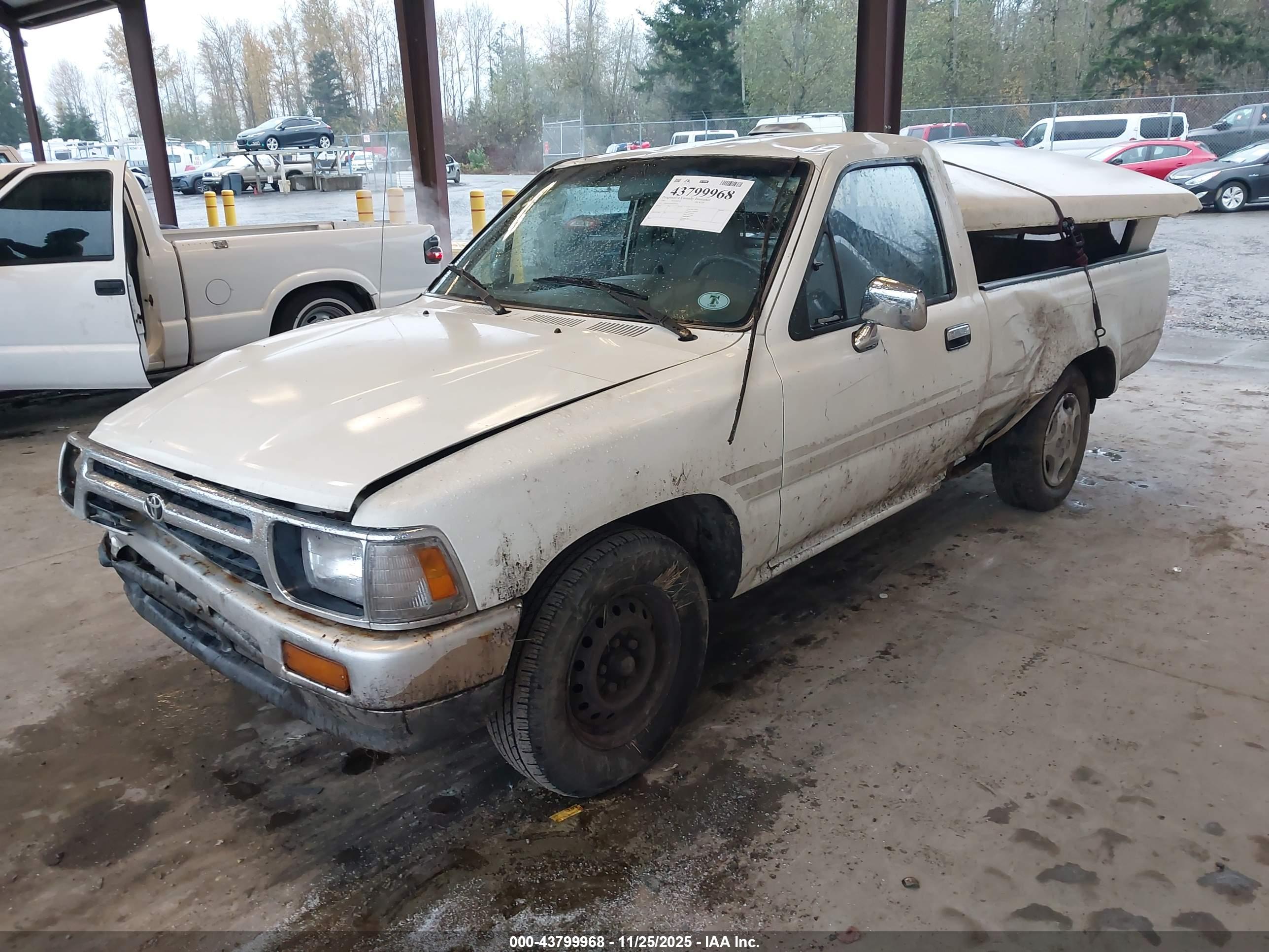 TOYOTA PICKUP image 2