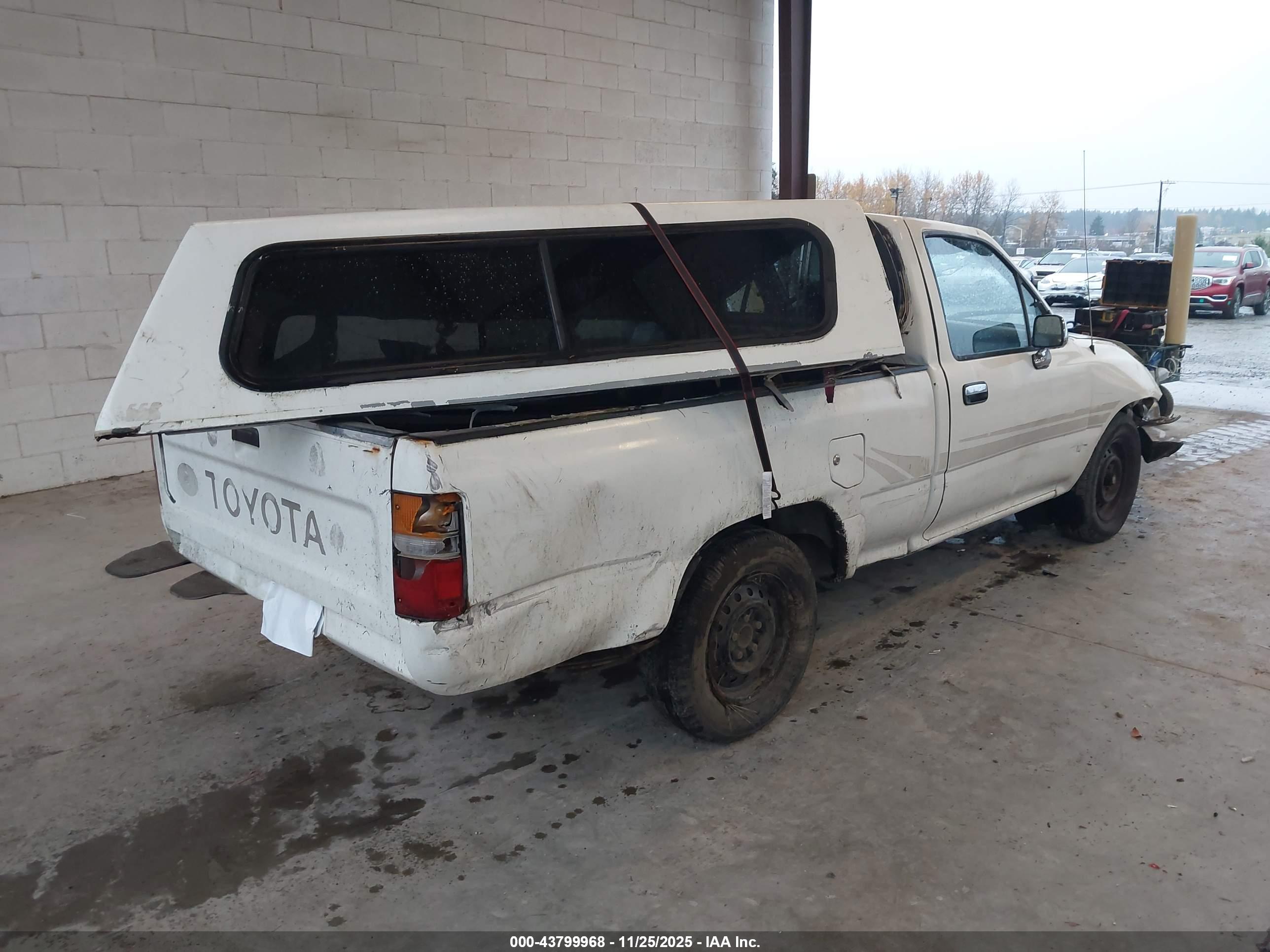 TOYOTA PICKUP image 4
