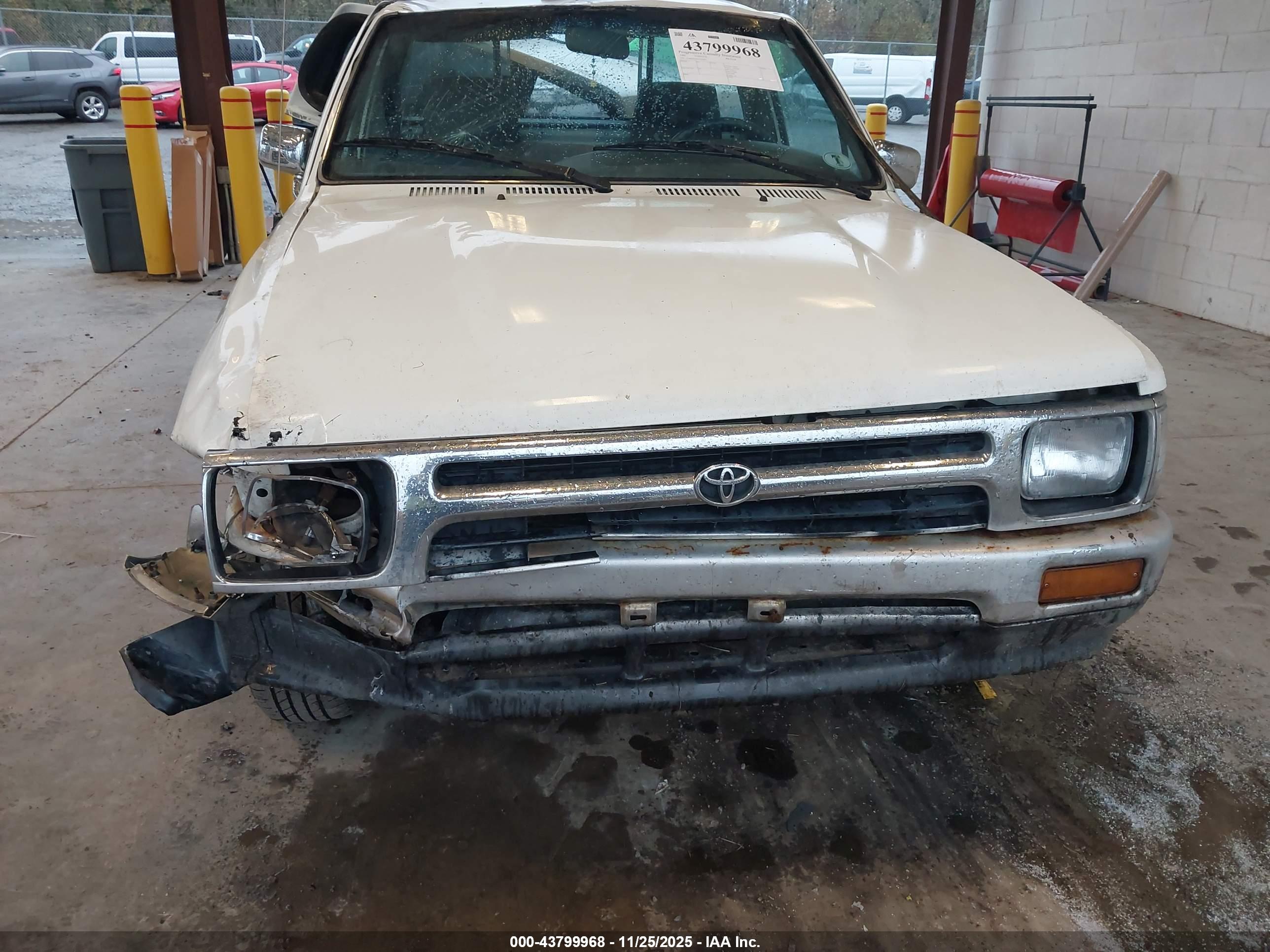 TOYOTA PICKUP image 6