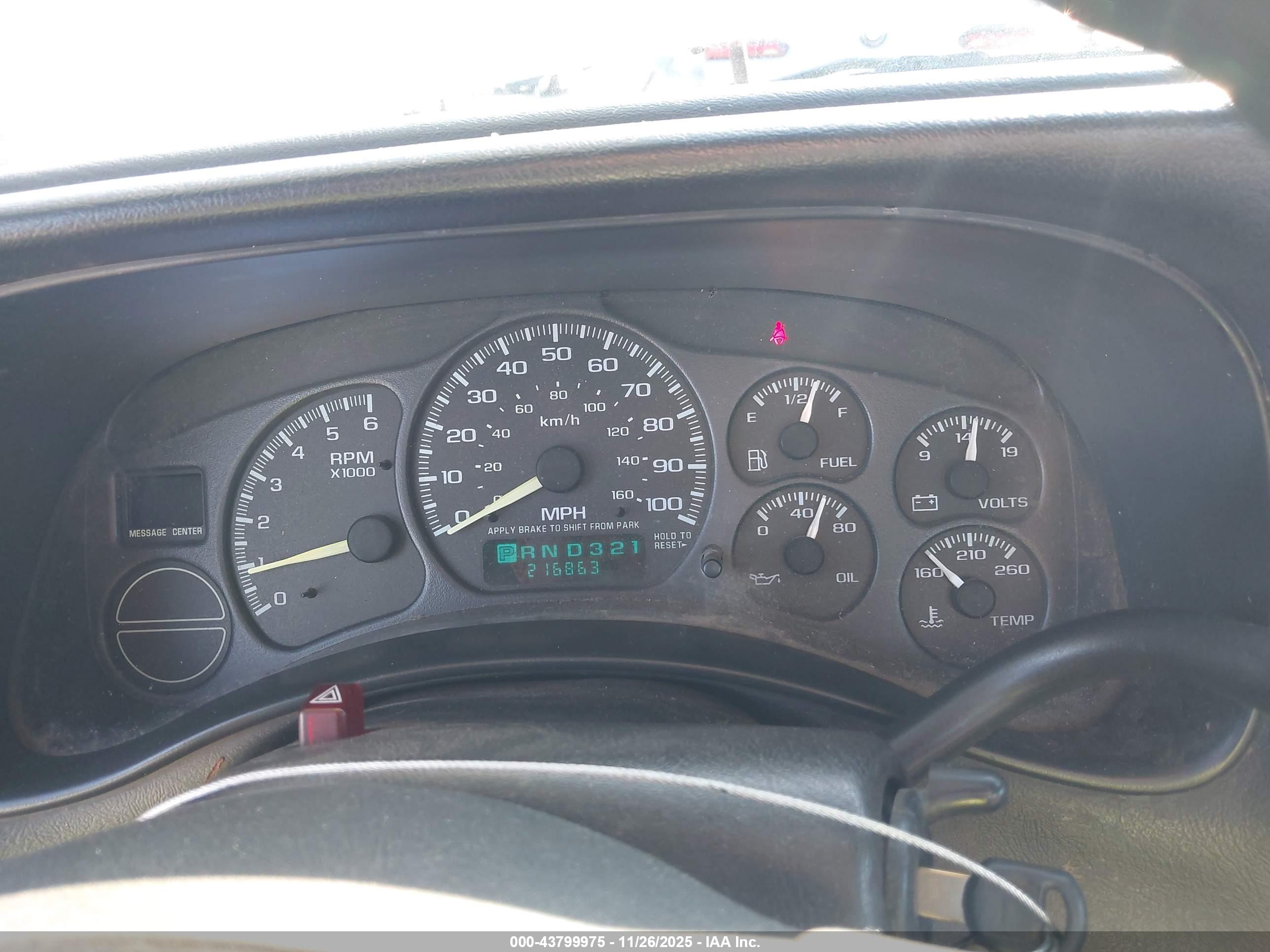 CHEVROLET SILVERADO image 7