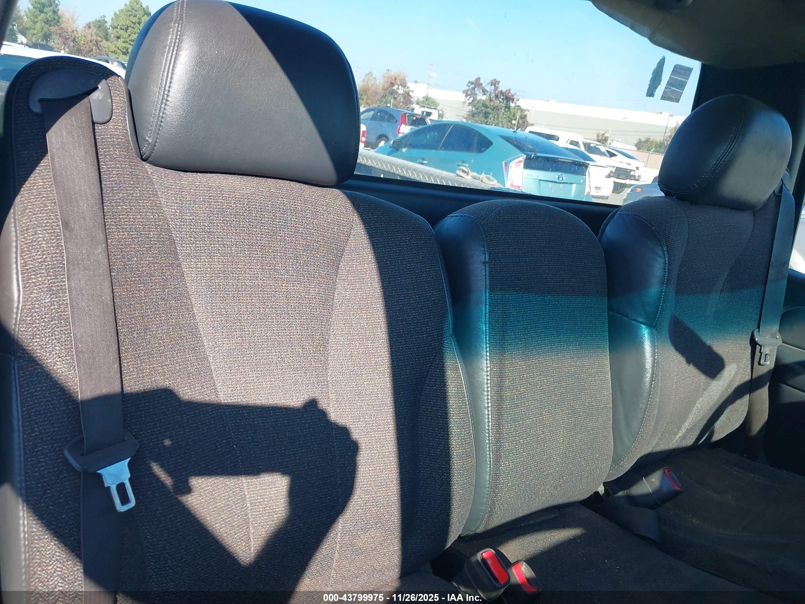 CHEVROLET SILVERADO image 8