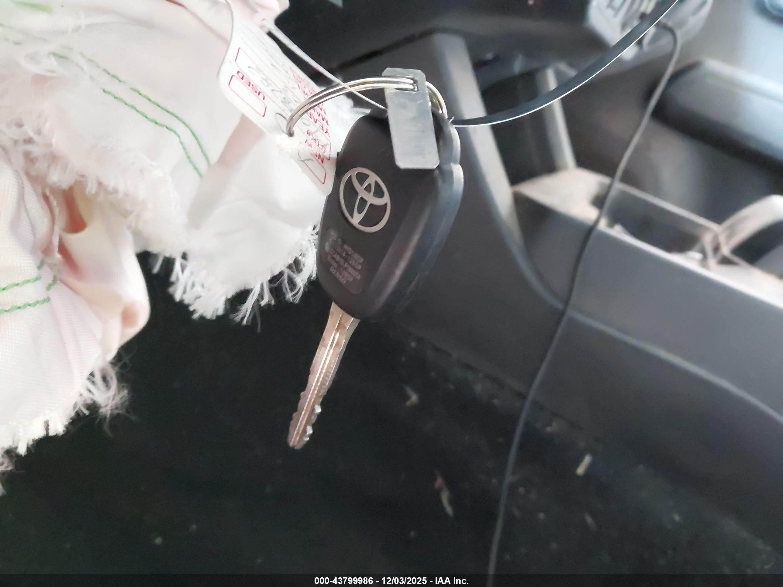 TOYOTA TACOMA image 11
