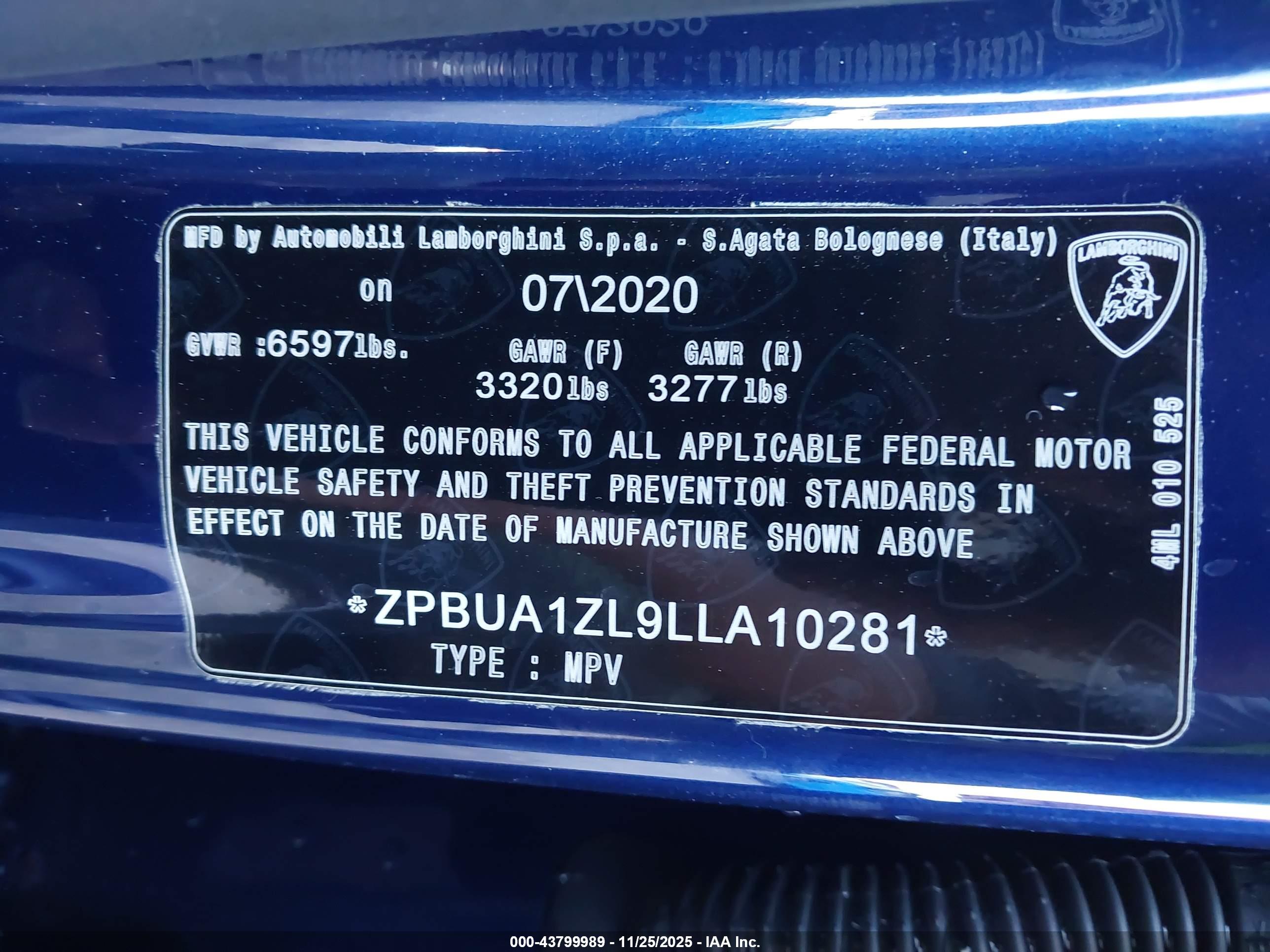 LAMBORGHINI URUS image 9