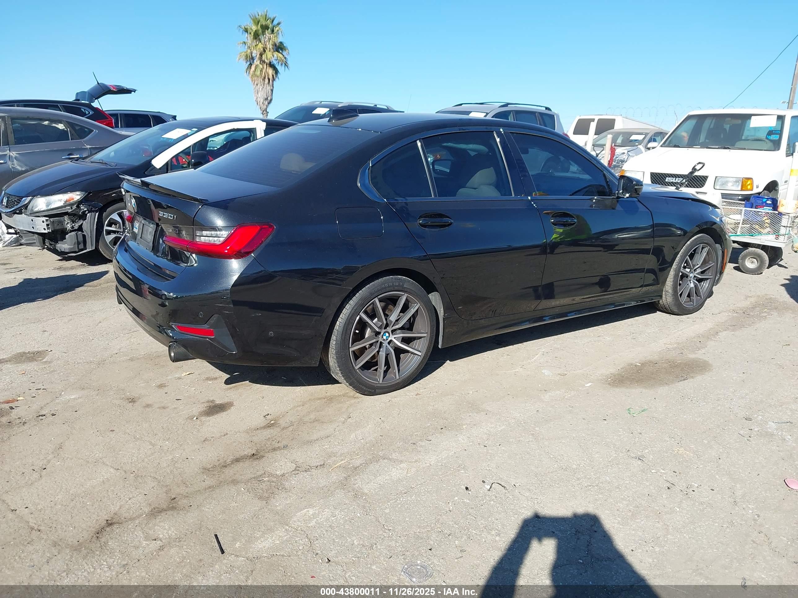 BMW 330I image 4