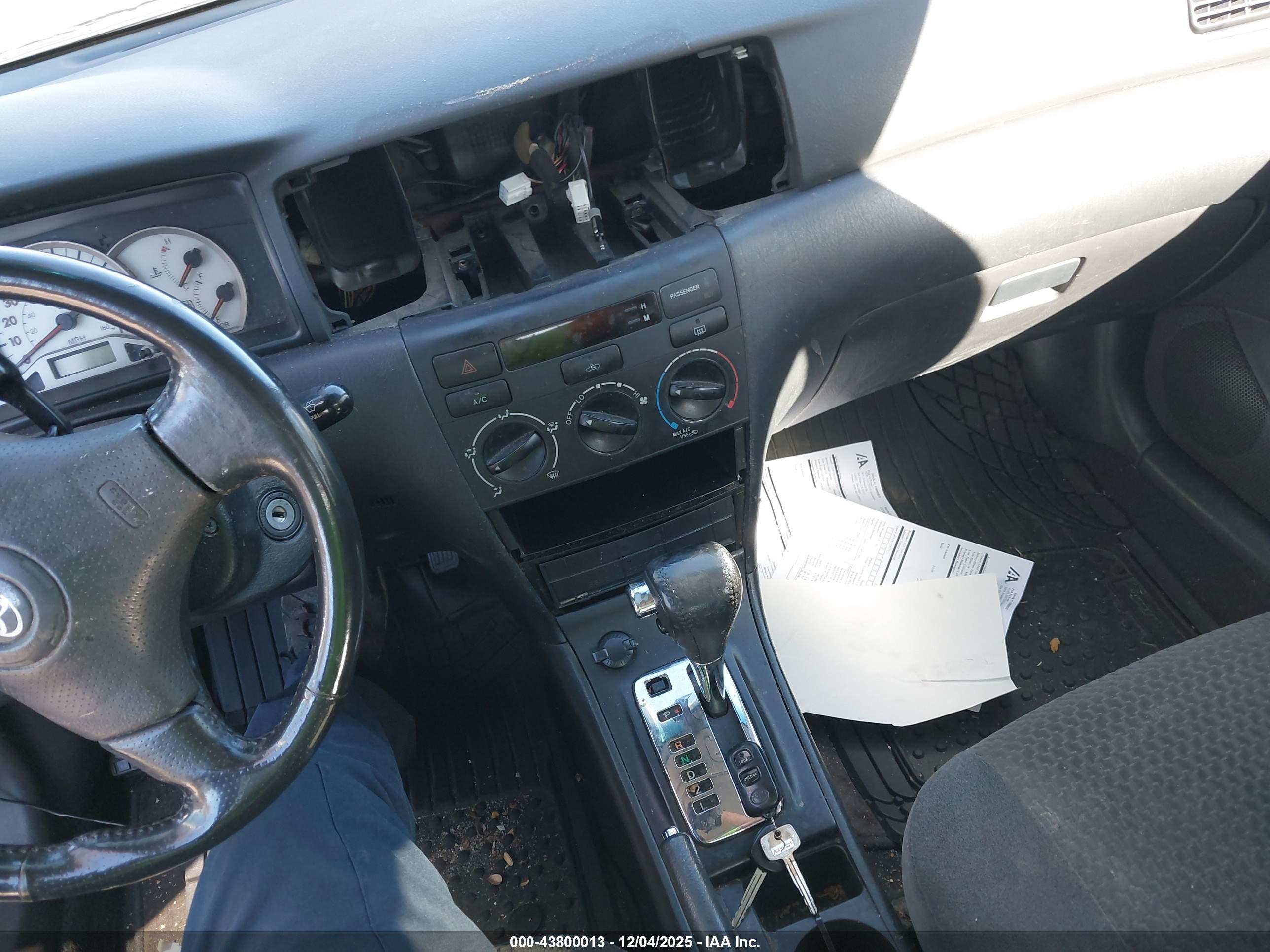TOYOTA COROLLA image 11
