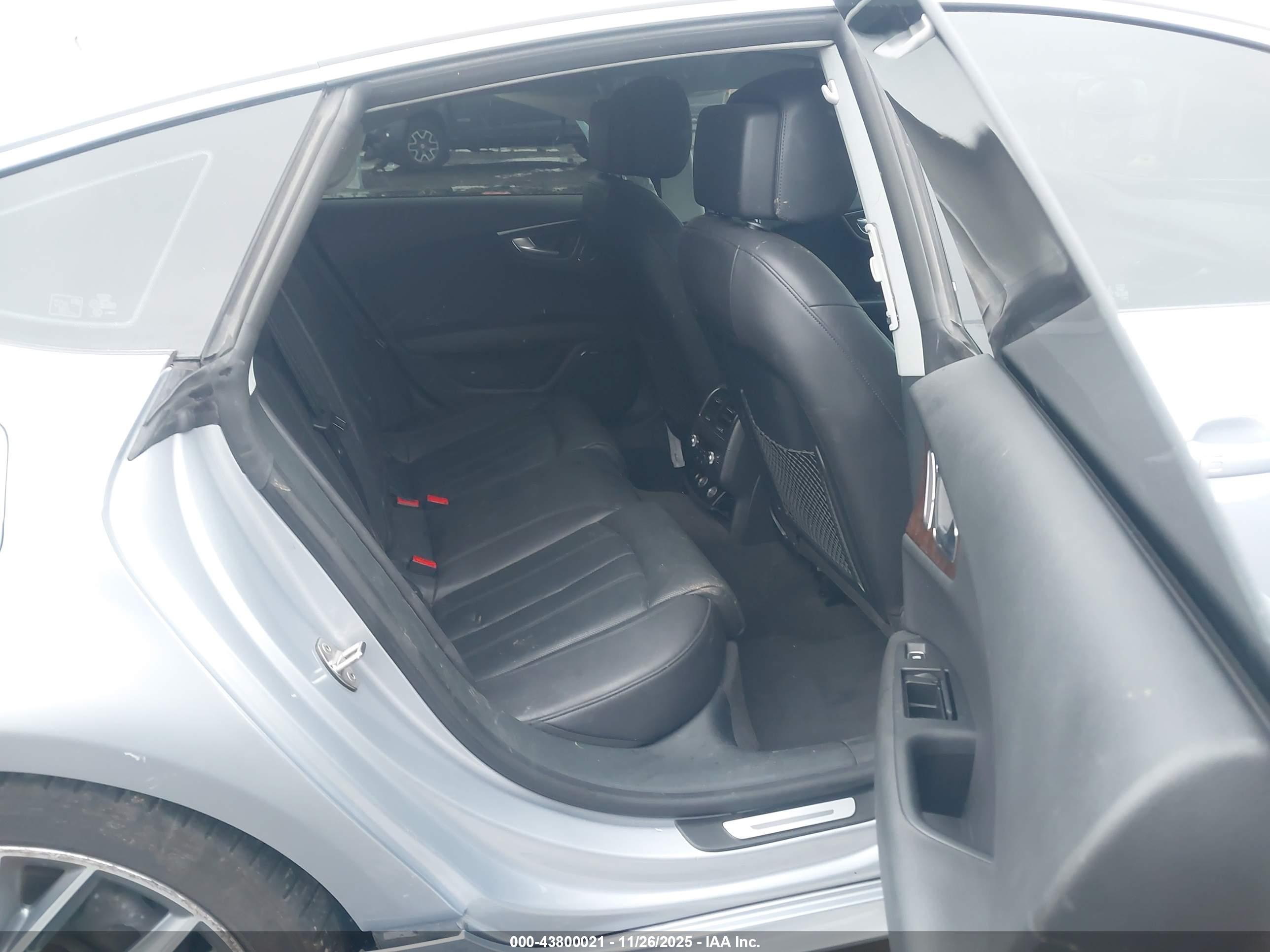 AUDI A7 image 8